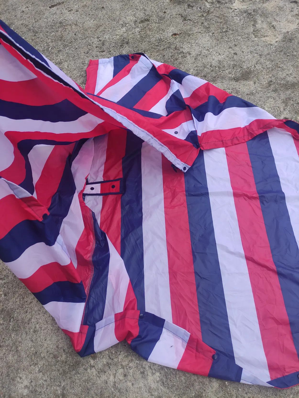 Tommy Hilfiger NOS🔥 TOMMY HILFIGER PONCHO /CAPE RAINCOAT Size US L / EU 52-54 / 3 - 9 Thumbnail