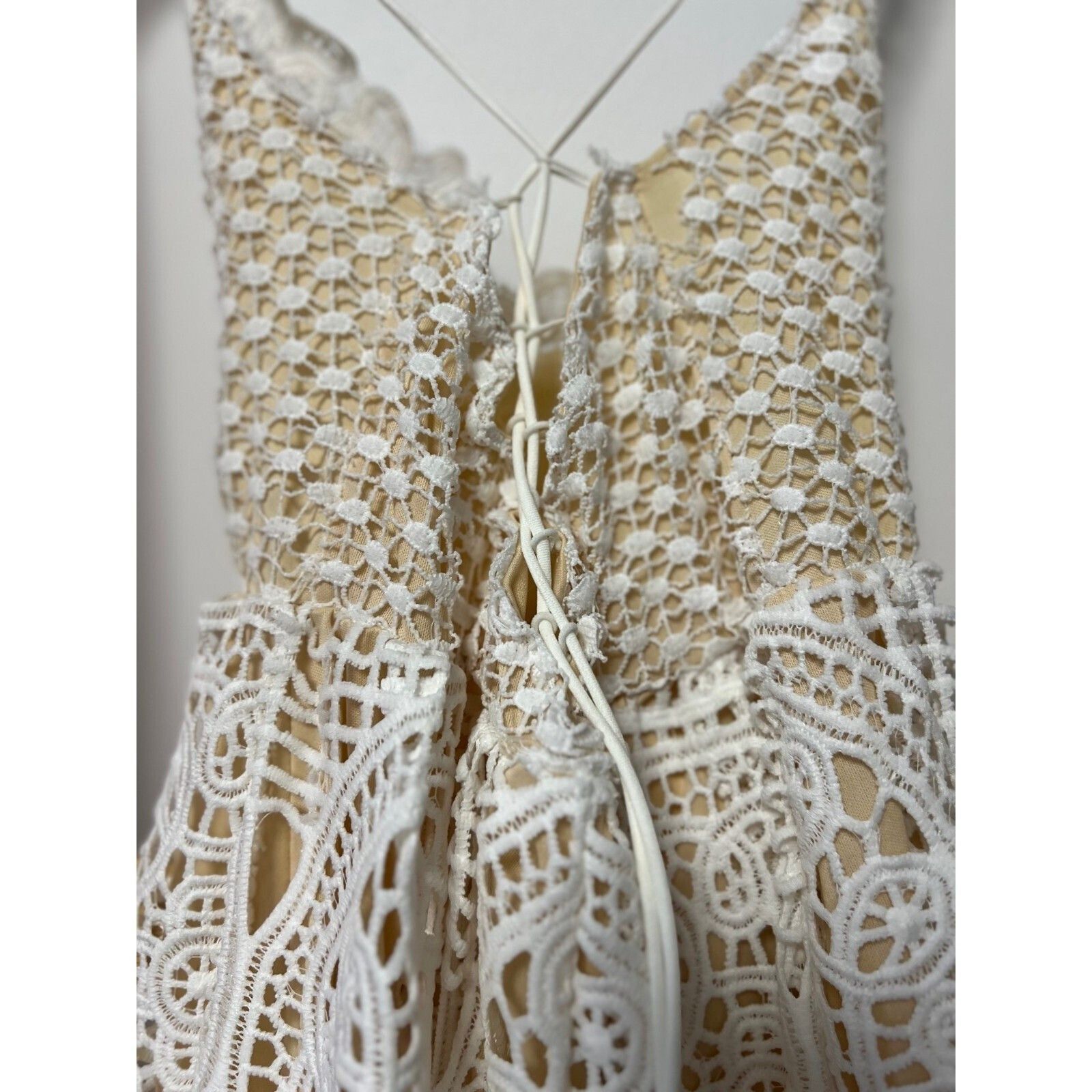 Other White Crochet Lace Floral Strap Dress ( S ) Size S / US 4 / IT 40 - 3 Thumbnail