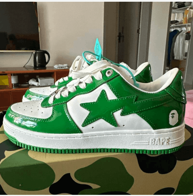 Bape A BATHING APE low-top men's white and green Size US 9.5 / EU 42-43 - 1 Thumbnail