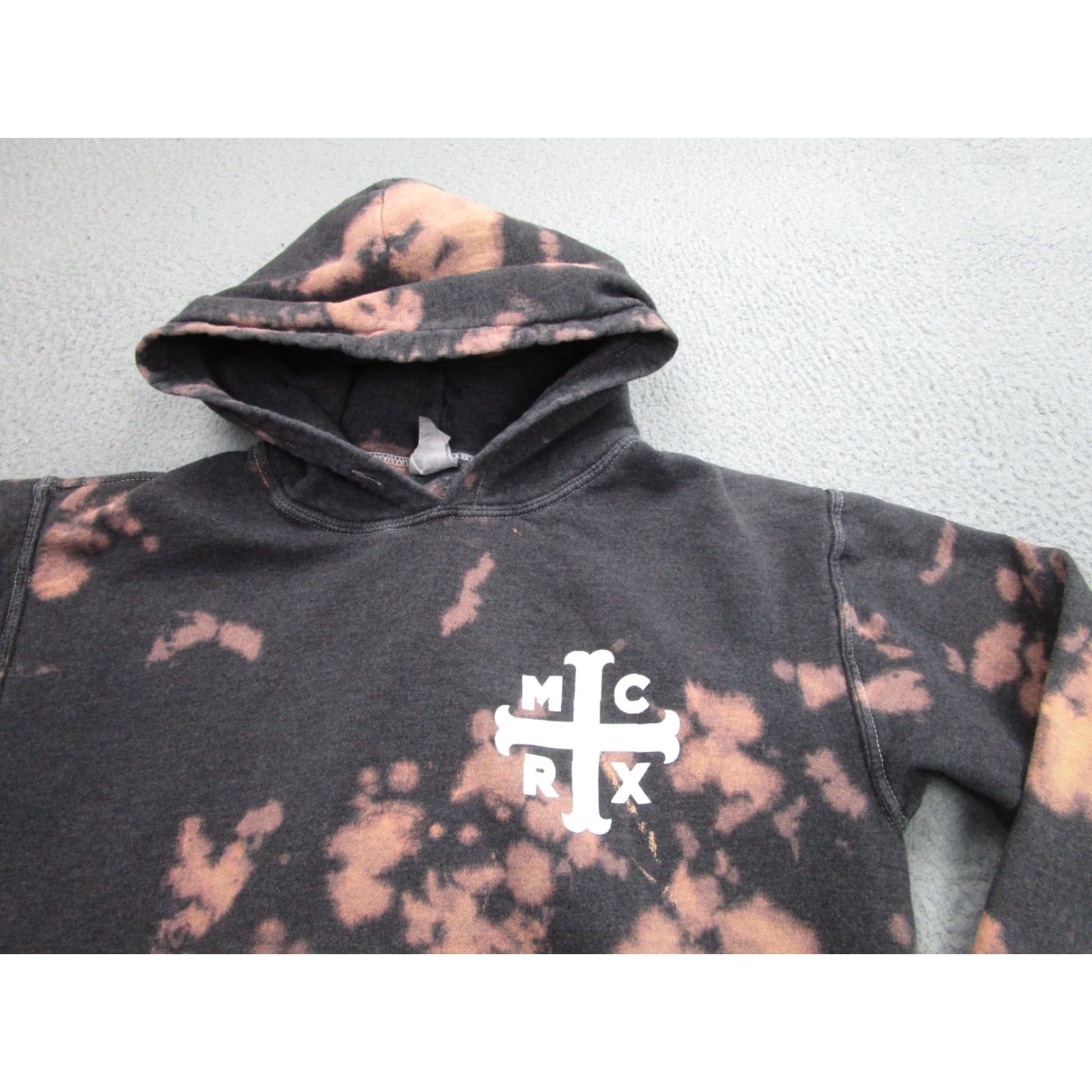 Gildan My Chemical Romance Sweatshirt Hoodie Mens Small Black Pullover Graphic Print Pockets Grunge Tie Dye Y2K Punk 90s Size US S / EU 44-46 / 1 - 3 Thumbnail