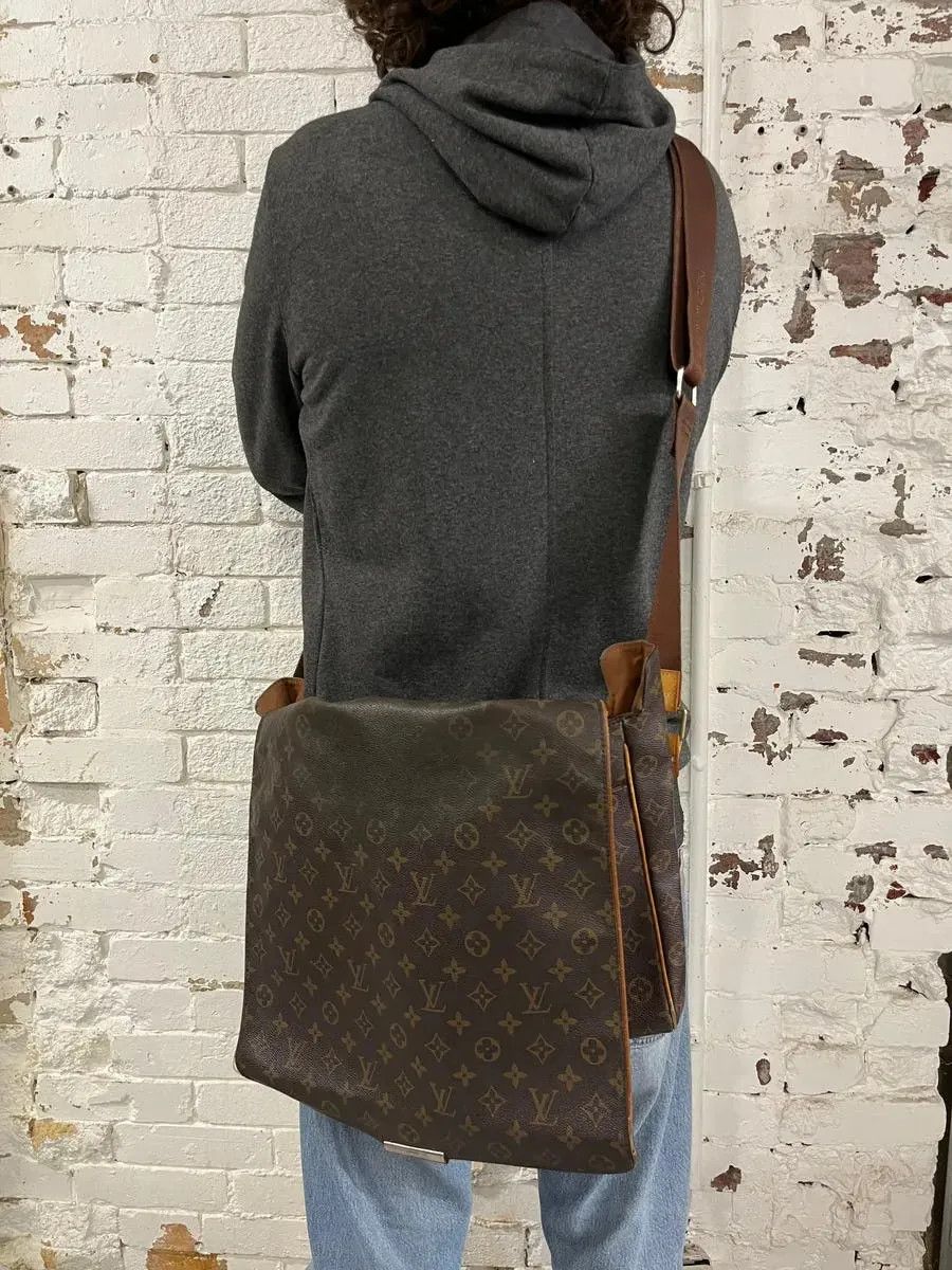 Louis Vuitton 2000s Louis Vuitton Brown Monogram Leather Shoulder Bag Size ONE SIZE - 3 Thumbnail
