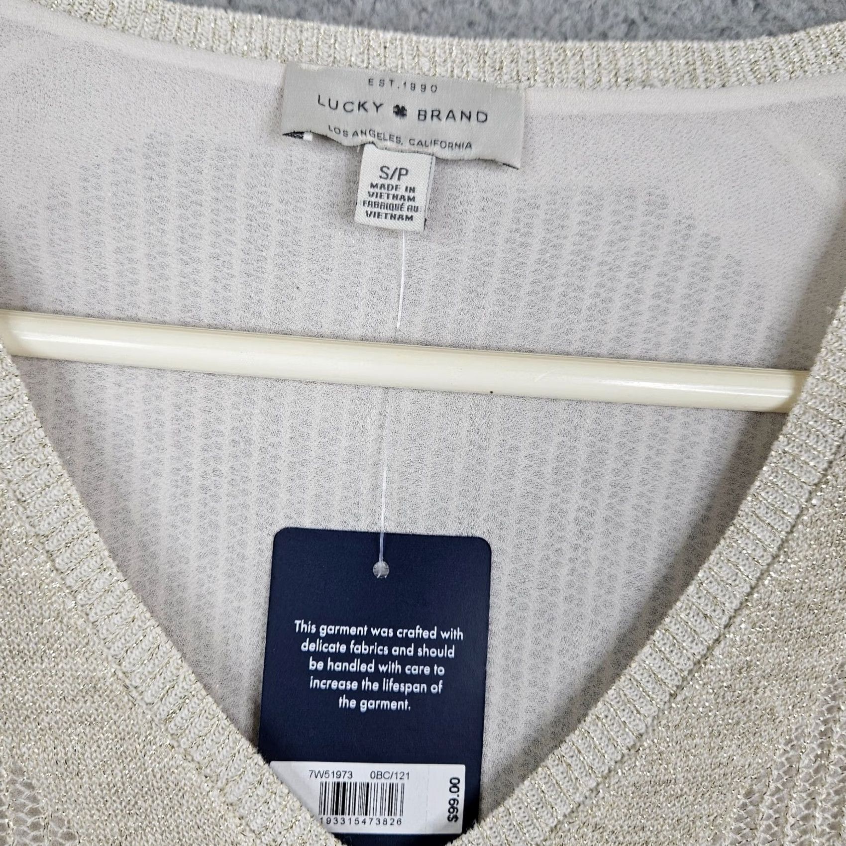 Lucky Brand Lucky Brand Women's V-neck Gold Shimmer Knit Blouse Size S P NEW Size S / US 4 / IT 40 - 7 Thumbnail