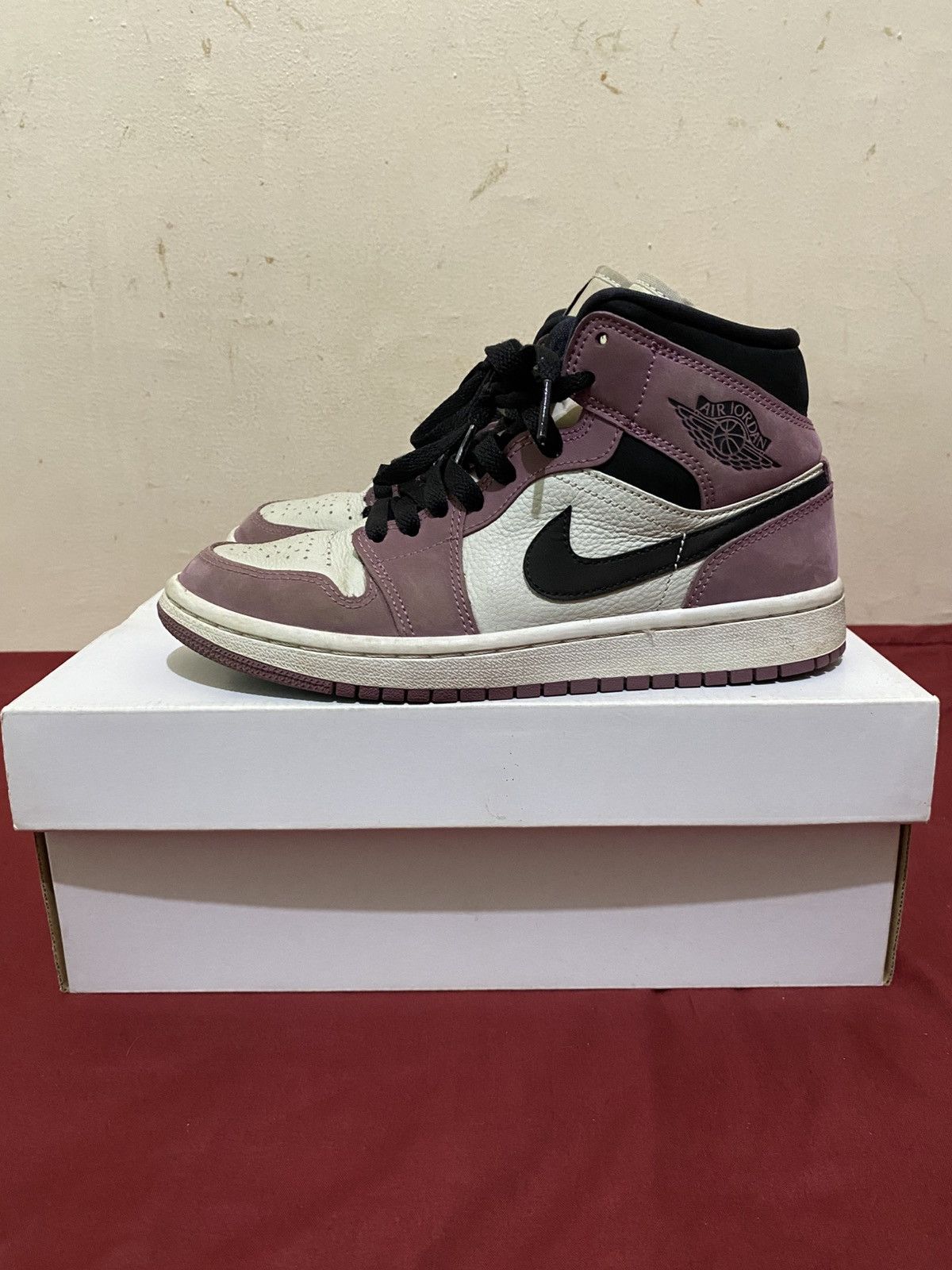 Air Jordan 1 Light Mulberry