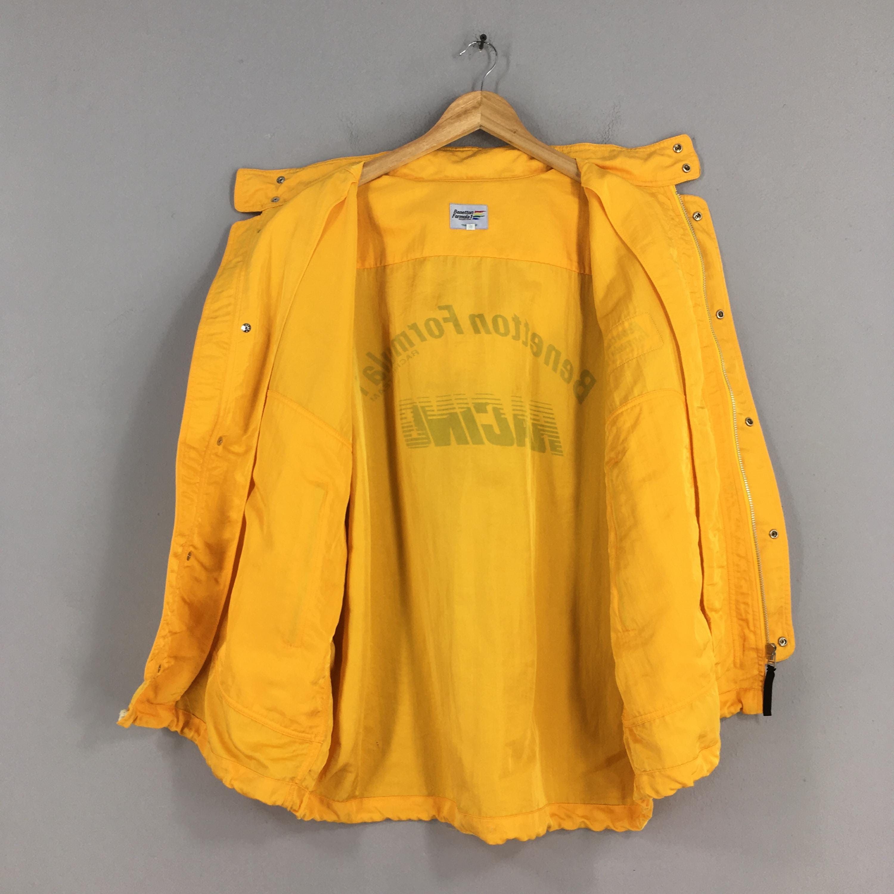 Benetton 90s Benetton Formula One Windbreaker Hoodie Jacket XLarge Size US XL / EU 56 / 4 - 4 Thumbnail