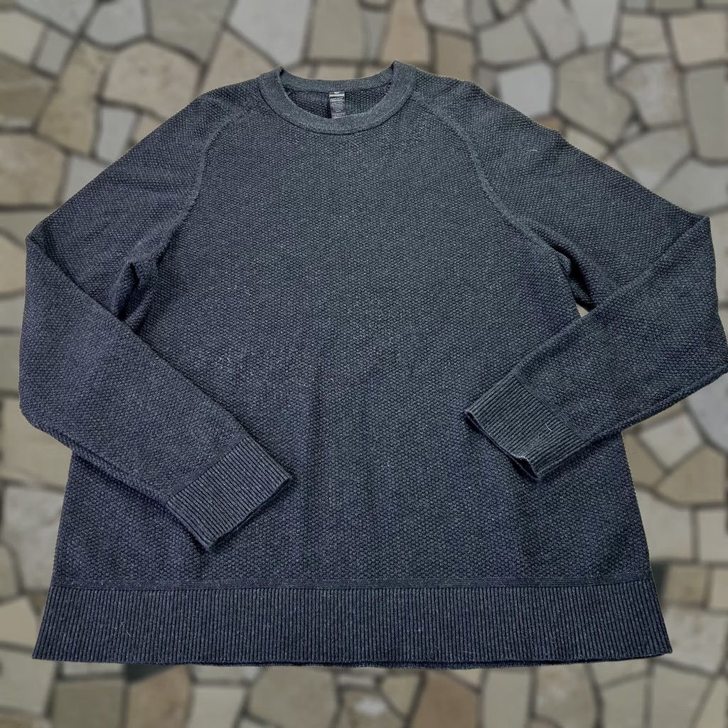 Lululemon Lululemon Sweater Mens XL Gray Textured Knit Crew Pullover LM3ENFS Size US XL / EU 56 / 4 - 1 Thumbnail