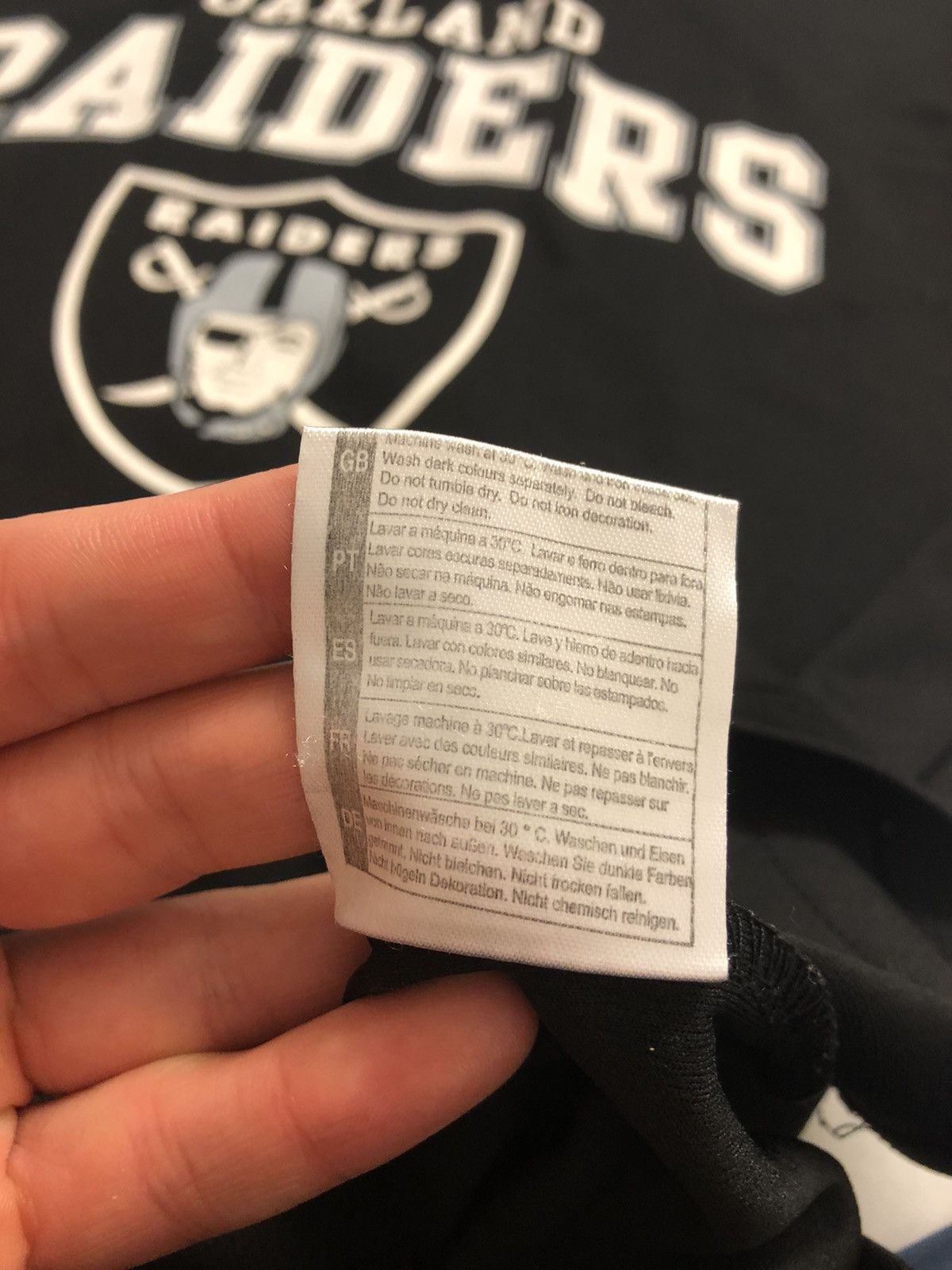 NFL RARE OAKLAND RAIDERS NFL APPAREL FOOTBALL VINTAGE JERSEY Size US M / EU 48-50 / 2 - 7 Thumbnail