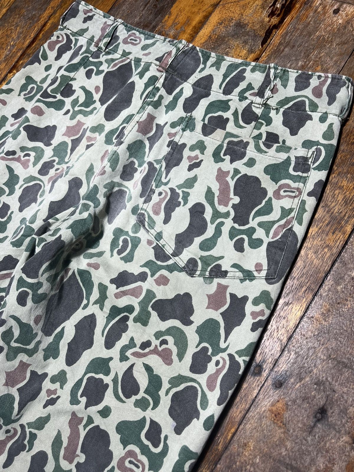Vintage Vintage Army Camo Duck(Korean) Size US S / EU 44-46 / 1 - 21 Thumbnail