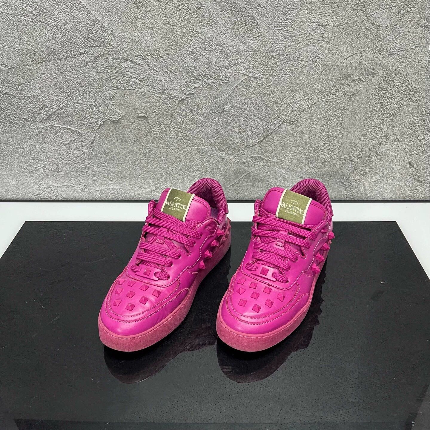 Valentino Valentino Rock Be Rockstud Sneakers 98 New Size 38 Size US 7 / IT 37 - 1 Thumbnail