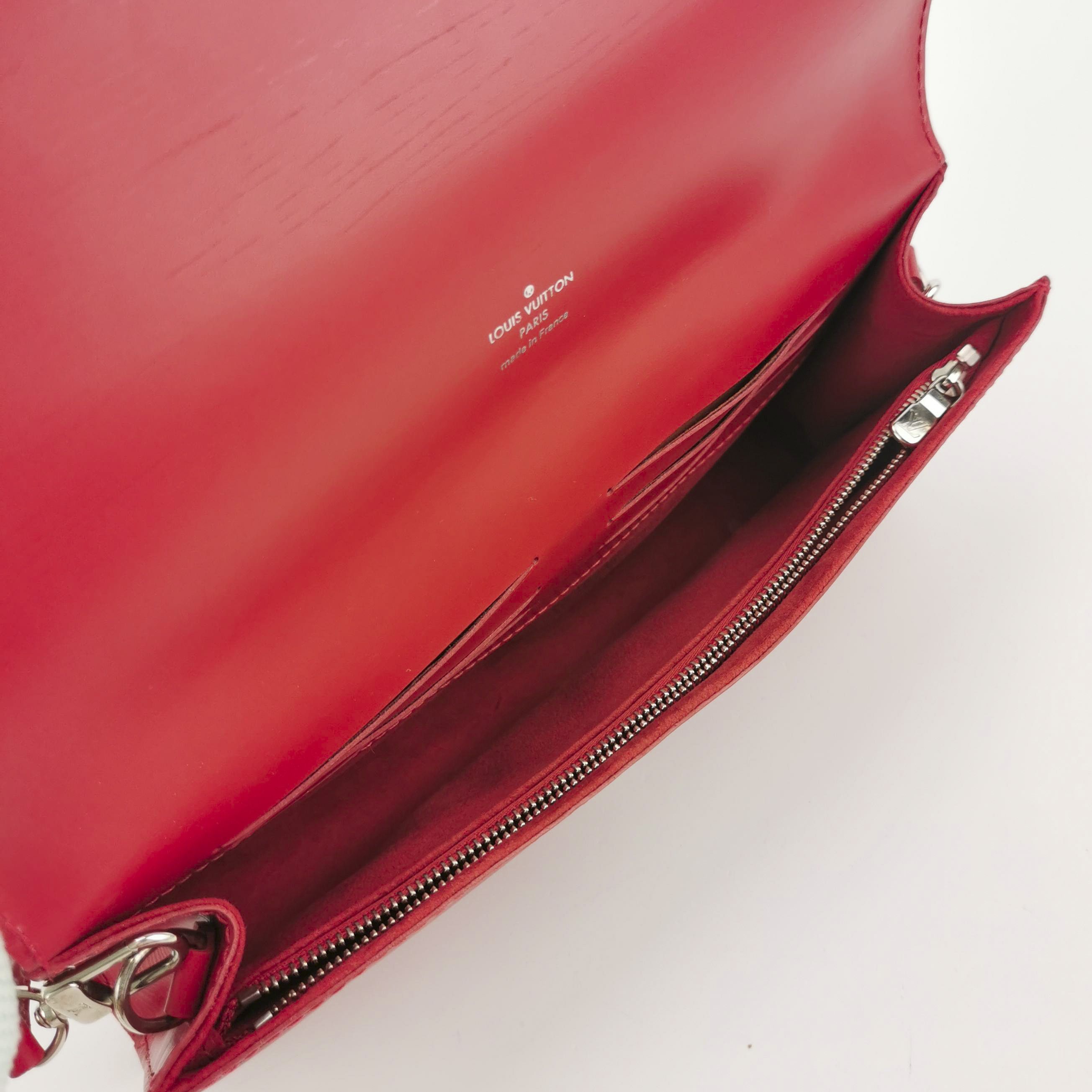 Louis Vuitton Louis Vuitton (LV) Cowhide solid color water ripple shoulde Size ONE SIZE - 3 Thumbnail