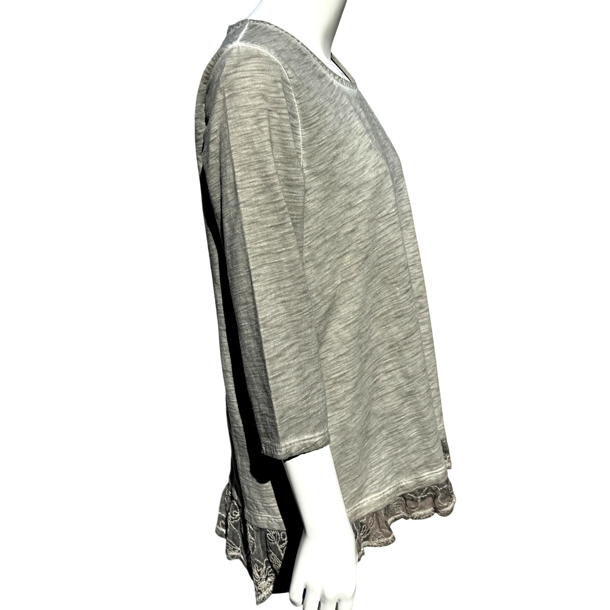 Chicos Chicos Olive Green Gray Blouse Top Embroidered Lace Hem Scoo Size XS / US 0-2 / IT 36-38 - 4 Thumbnail