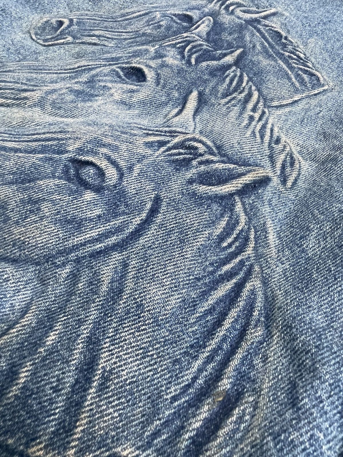 Vintage Vintage 3 Horse Embossed Denim Jacket Size US L / EU 52-54 / 3 - 10 Thumbnail