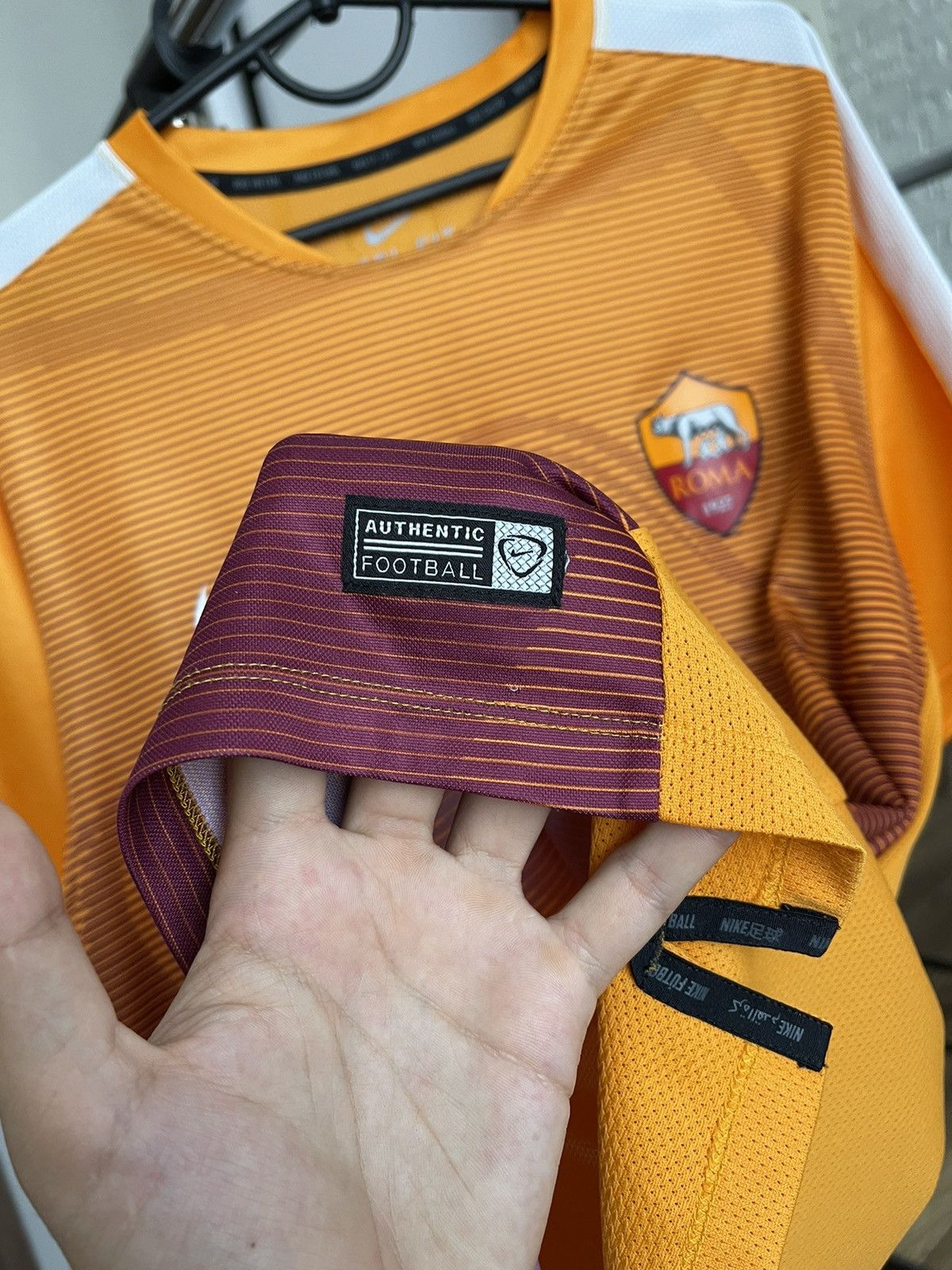 Nike 2018/2019 Nike AS Roma Soccer Jersey Pre Match T-Shirt Tee Size US XL / EU 56 / 4 - 12 Thumbnail
