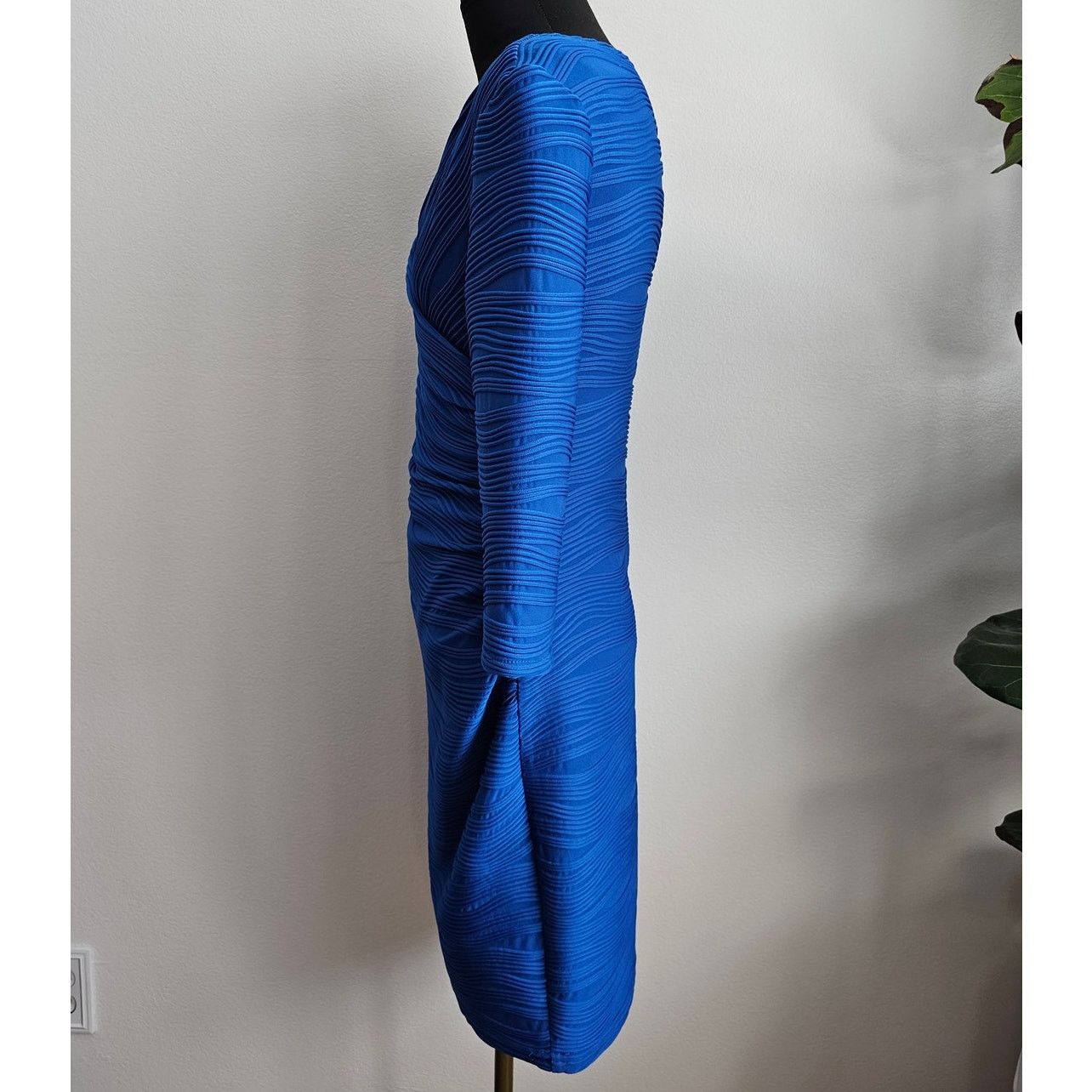 Joseph Ribkoff EUC Joseph Ribkoff Fitted Ruched Sheath Jersey Dress 8 Size M / US 6-8 / IT 42-44 - 2 Thumbnail
