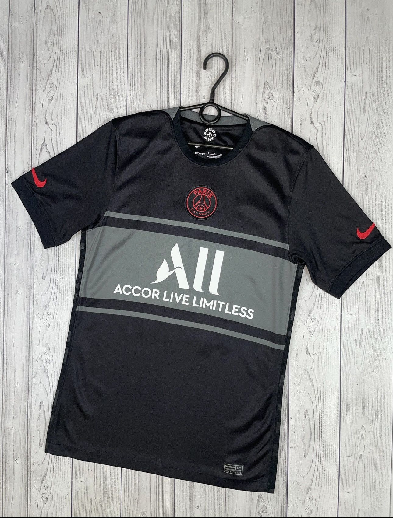 Nike Nike x paris PSG soccer jersey 30 Messi rare black size S Size US S / EU 44-46 / 1 - 2 Thumbnail