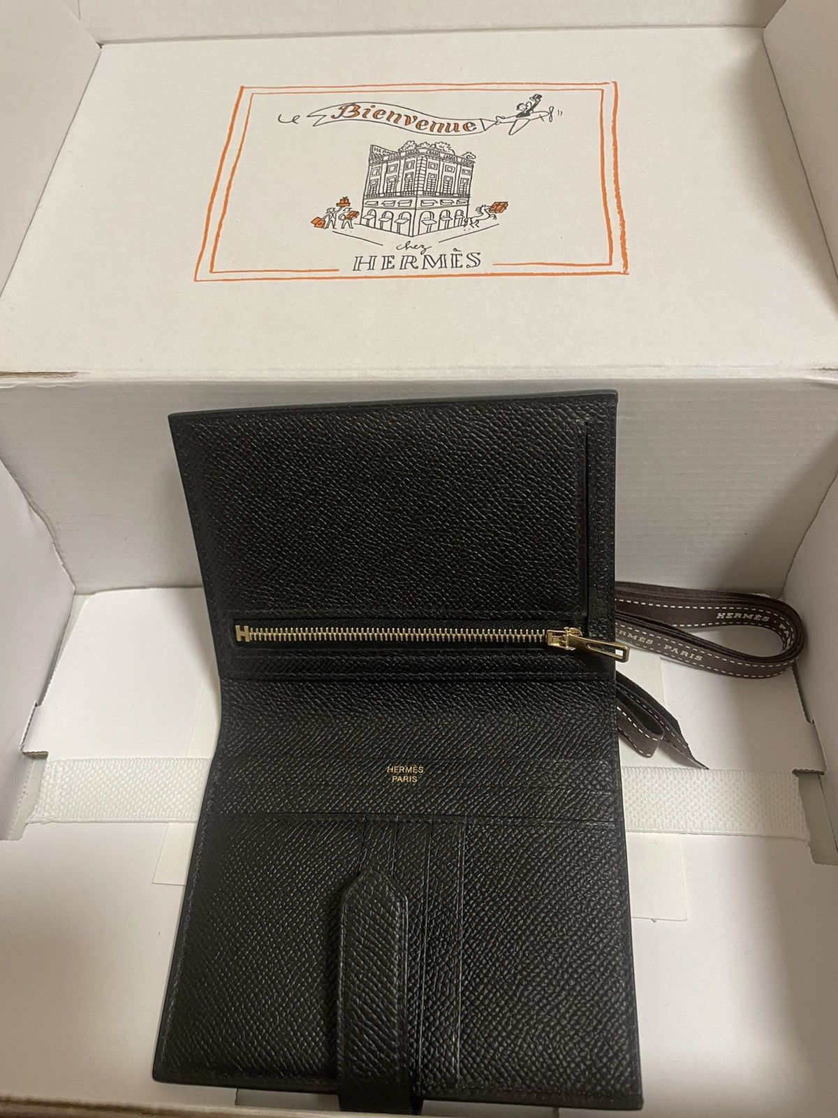 Hermes Bearn Compact wallet (owned 2 months) Size ONE SIZE - 2 Thumbnail
