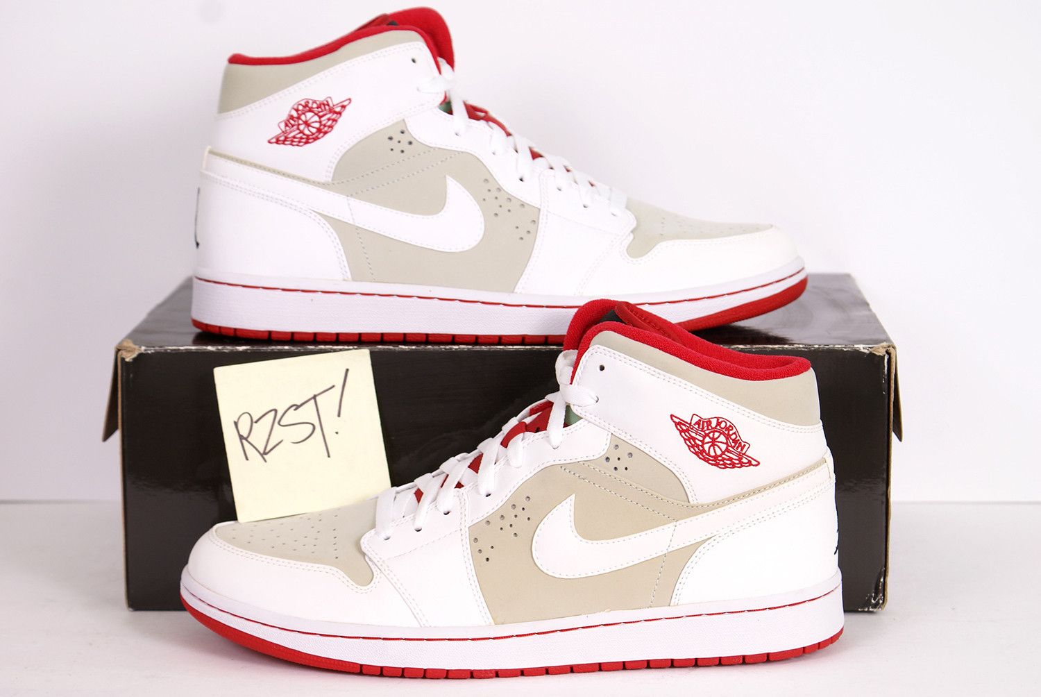 Jordan Brand 2009 Nike Air Jordan 1 Retro HARE BUGS BUNNY 374454 011 Size US 12 / EU 45 - 1 Thumbnail