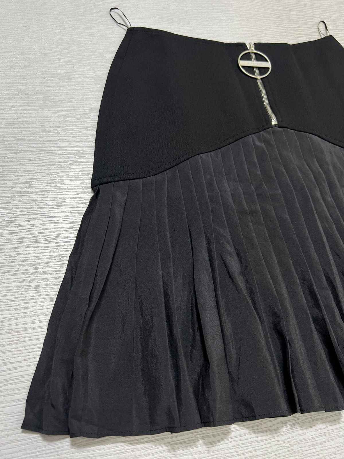 Givenchy Givenchy - A/W 18’ - Wool Zipped Pleated Skirt Size 25" / US 0 / IT 36 - 4 Thumbnail