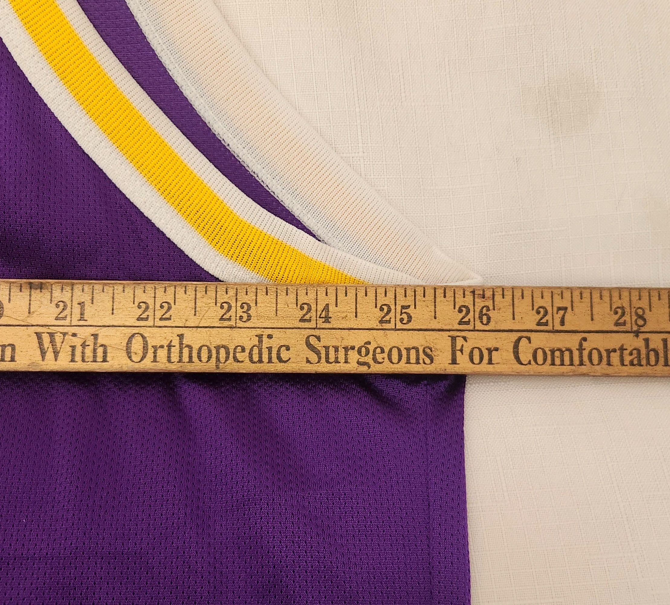 Champion × NBA × Vintage NBA LOS ANGELES LAKERS BASKETBALL SHIRT JERSEY CHAMPION #34 Size US L / EU 52-54 / 3 - 10 Thumbnail