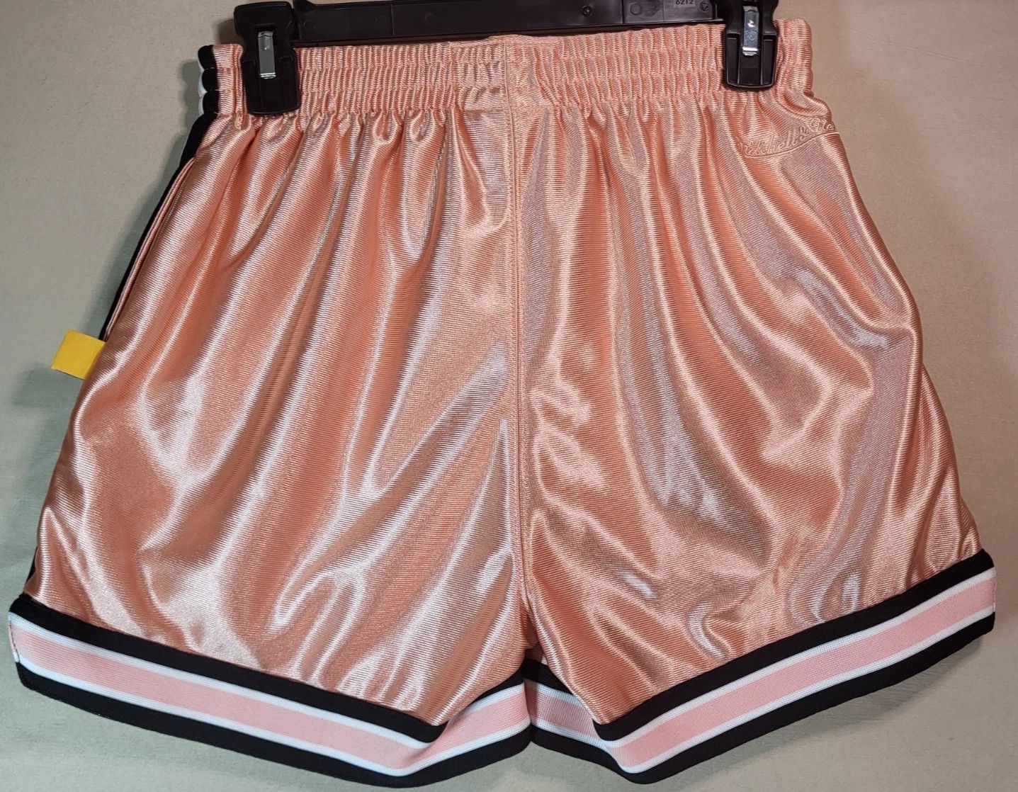 Mitchell & Ness Mitchell & Ness Womens Los Angeles LAKERS NBA Shorts Pink Size 26" / US 2 / IT 38 - 2 Thumbnail