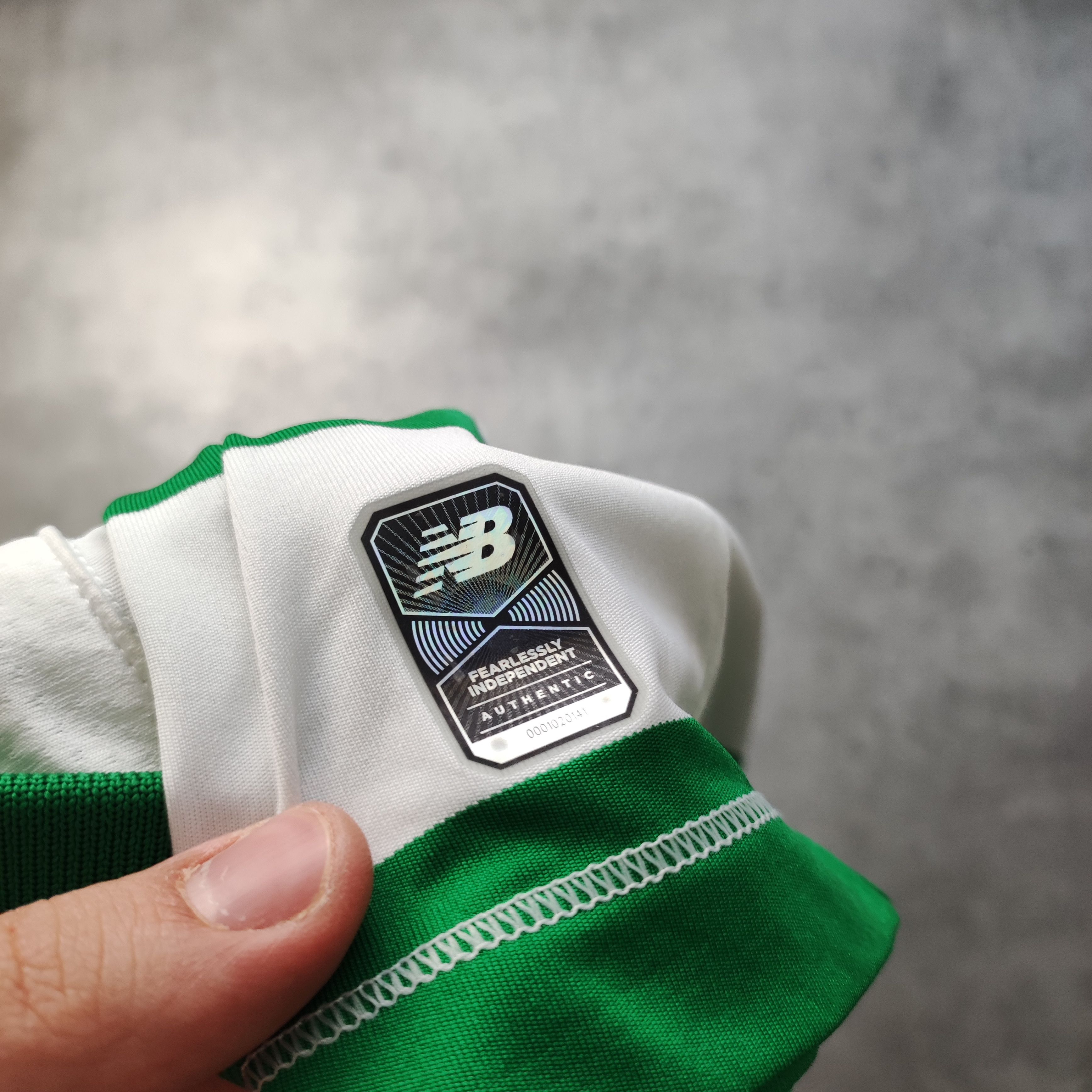 Other Womens Football Celtic Glasgow 2019/20 New Balance Jersey Size L / US 10 / IT 46 - 8 Thumbnail