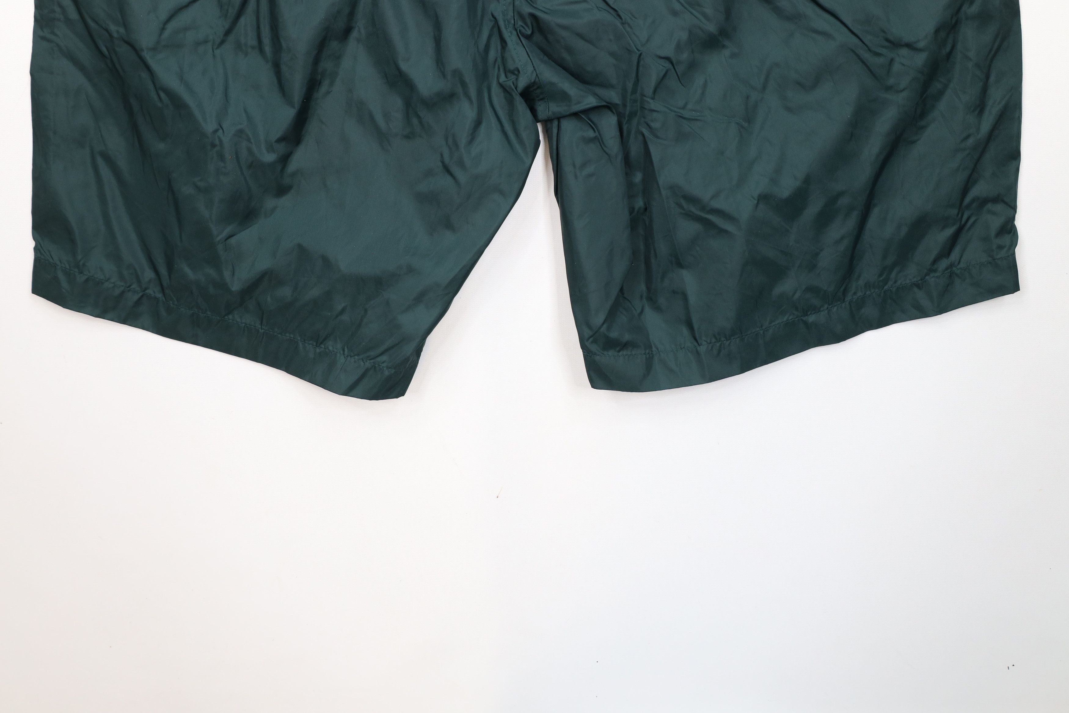 Vintage Deadstock Vintage 90s Streetwear Windbreaker Shorts Green Size US 36 / EU 52 - 12 Thumbnail