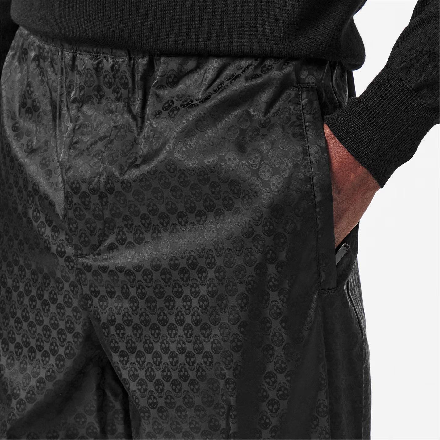 Alexander McQueen o1g2r1mq0326 Alex Closed Hem Fleece Sweatpants & Joggers Size US 34 / EU 50 - 4 Thumbnail