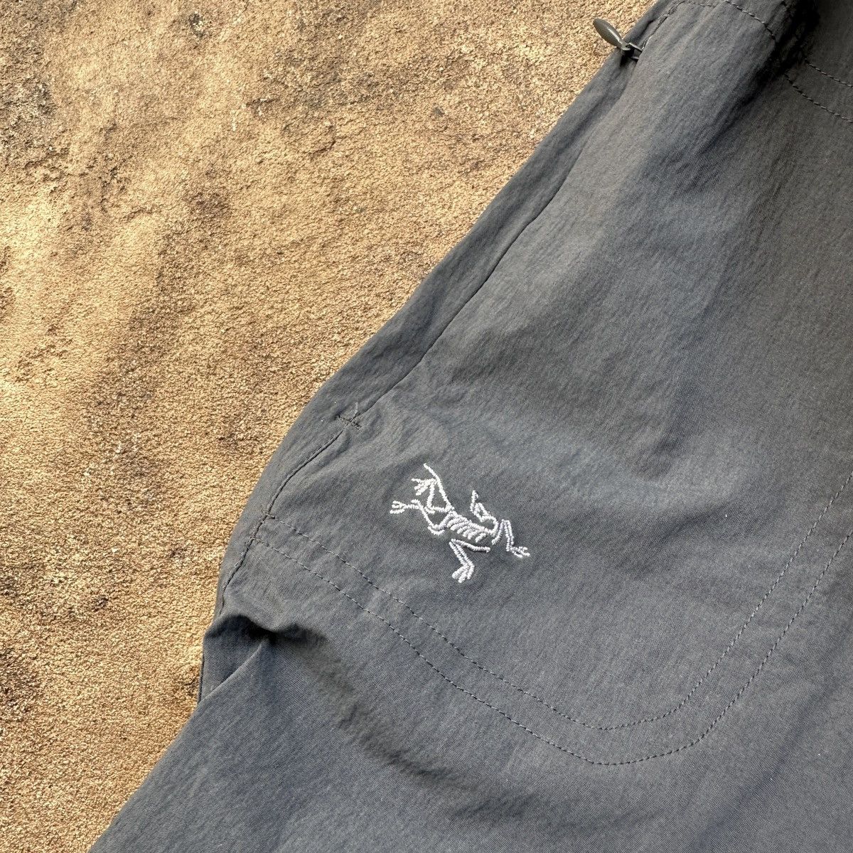 Arc'teryx Vintage Arcteryx Nylon Gorpcore Throusers Size 28" / US 6 / IT 42 - 6 Thumbnail
