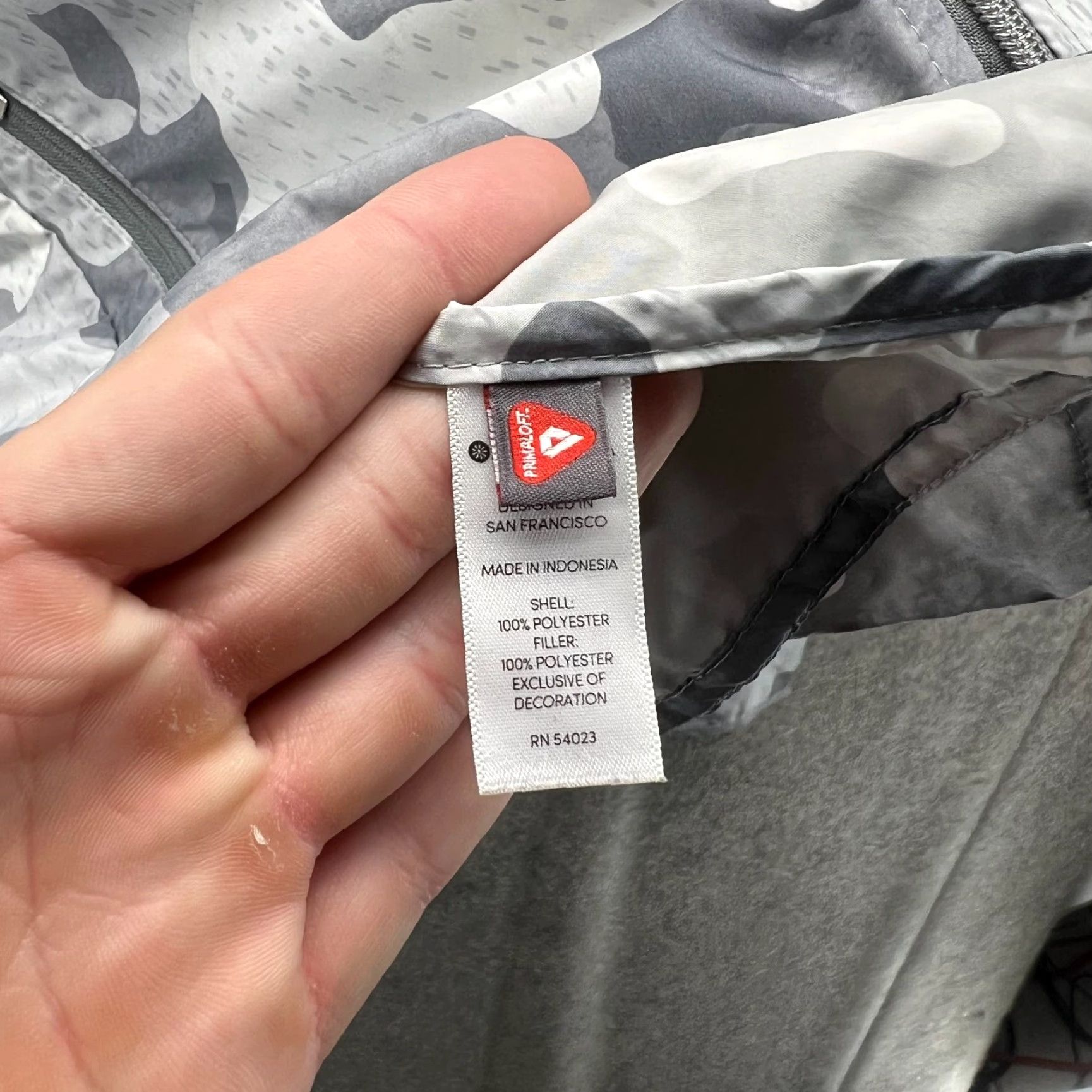 Athleta VINTAGE Athleta Jacket Womens XXS Gray Camo Elevation Quilted Reflective Primaloft Fill Windbreaker Full Zip Lightweight Size XXS / US 00 / IT 34 - 7 Thumbnail