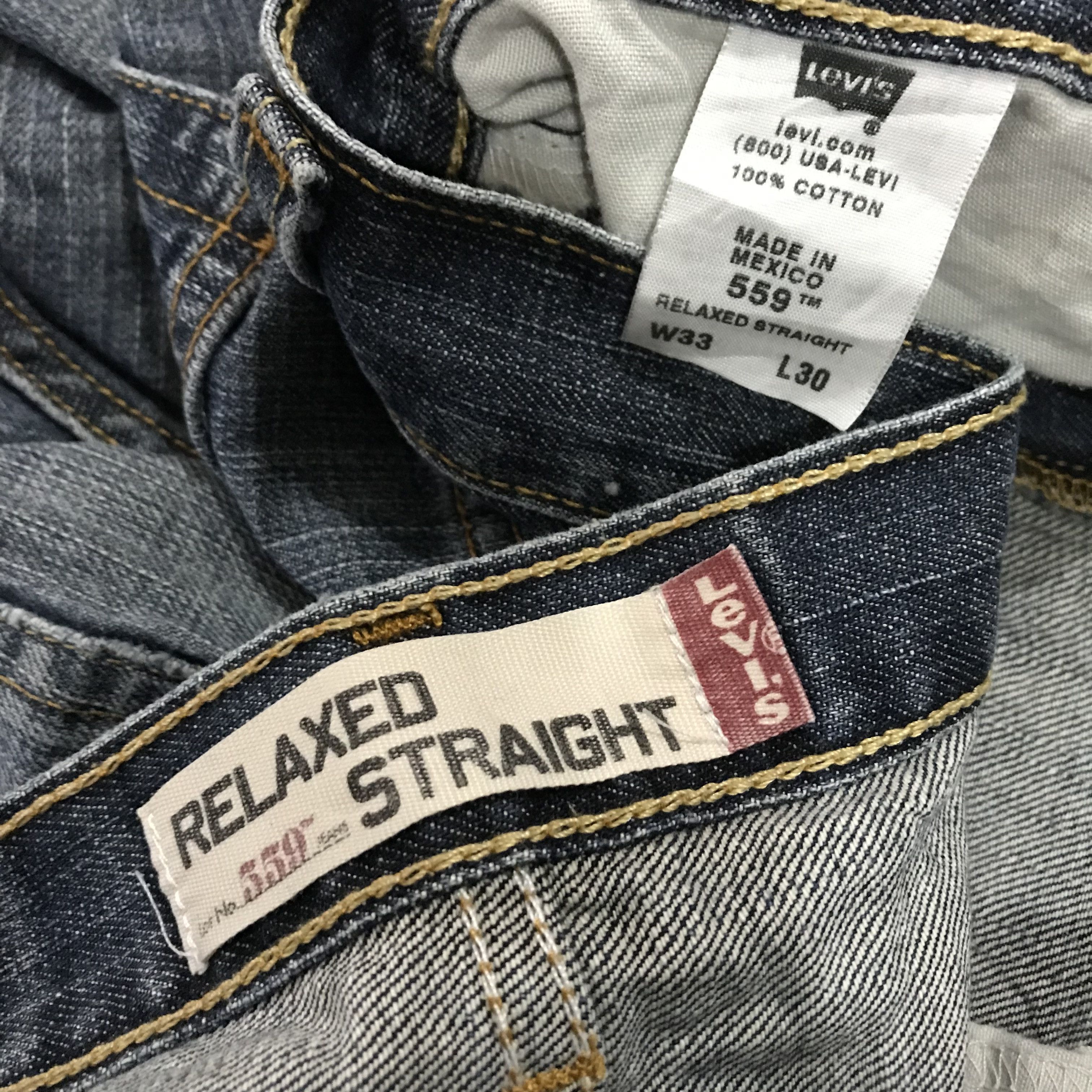 Levi's Vintage Levi's 559 Relaxed Straight Light Washed Size US 33 - 12 Thumbnail