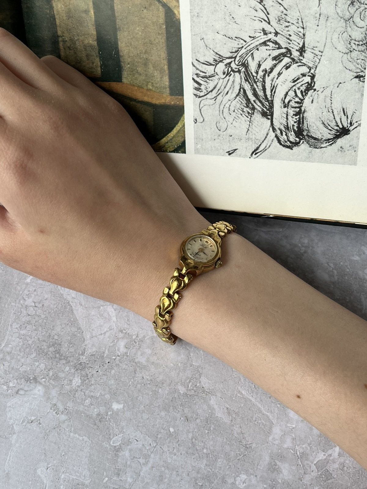 Jewelry Vintage Luch Women’s USSR Watch with Gold Bracelet Size ONE SIZE - 5 Thumbnail