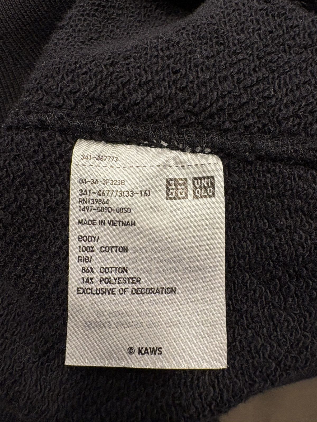 Kaws × Uniqlo Uniqlo x Kaws Crewneck Sweater Size US XL / EU 56 / 4 - 4 Thumbnail