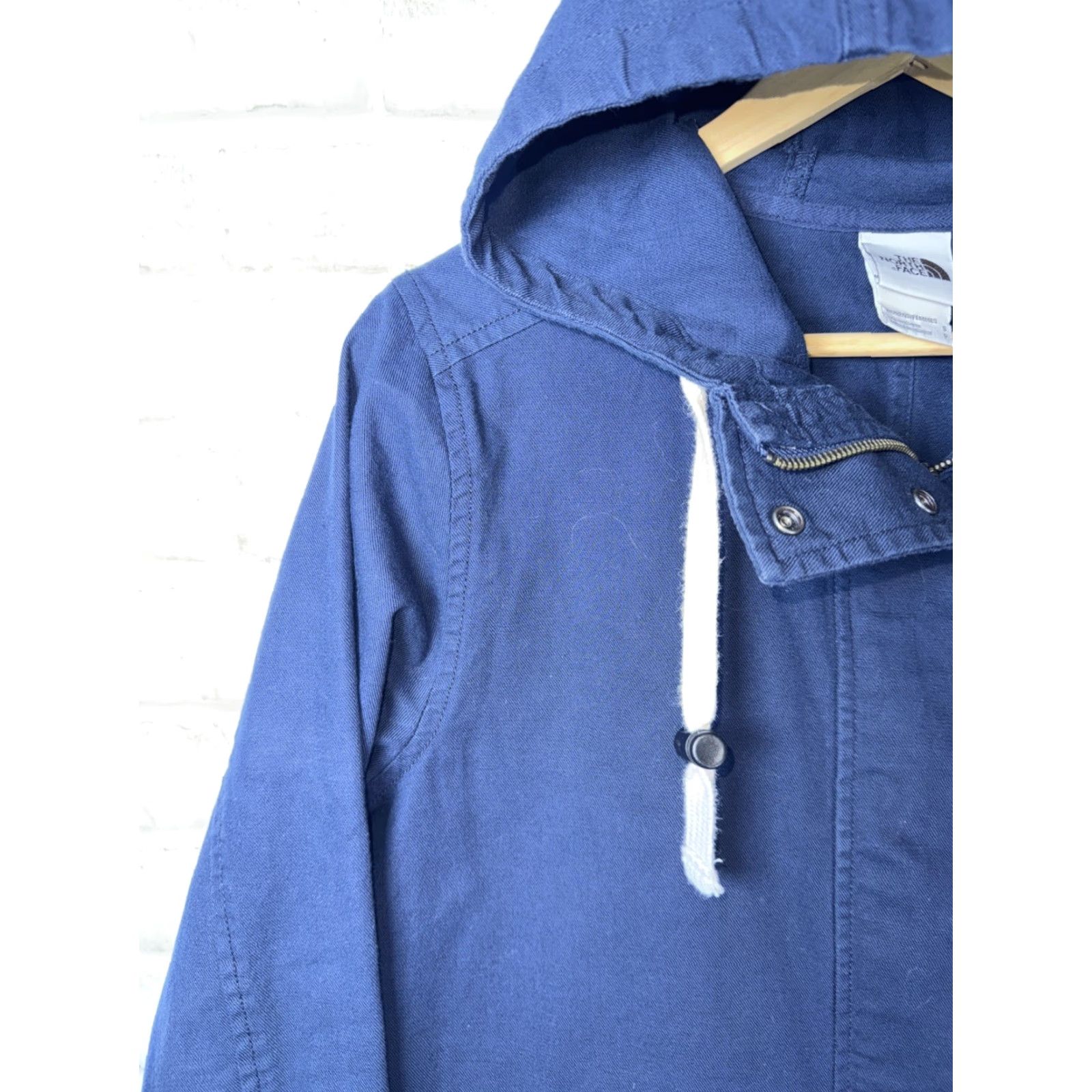 The North Face VINTAGE? Wait: The item is a The North Face Shipler Full Zip Hooded Canvas Jacket Women’s Small Navy Blue Size S / US 4 / IT 40 - 6 Thumbnail