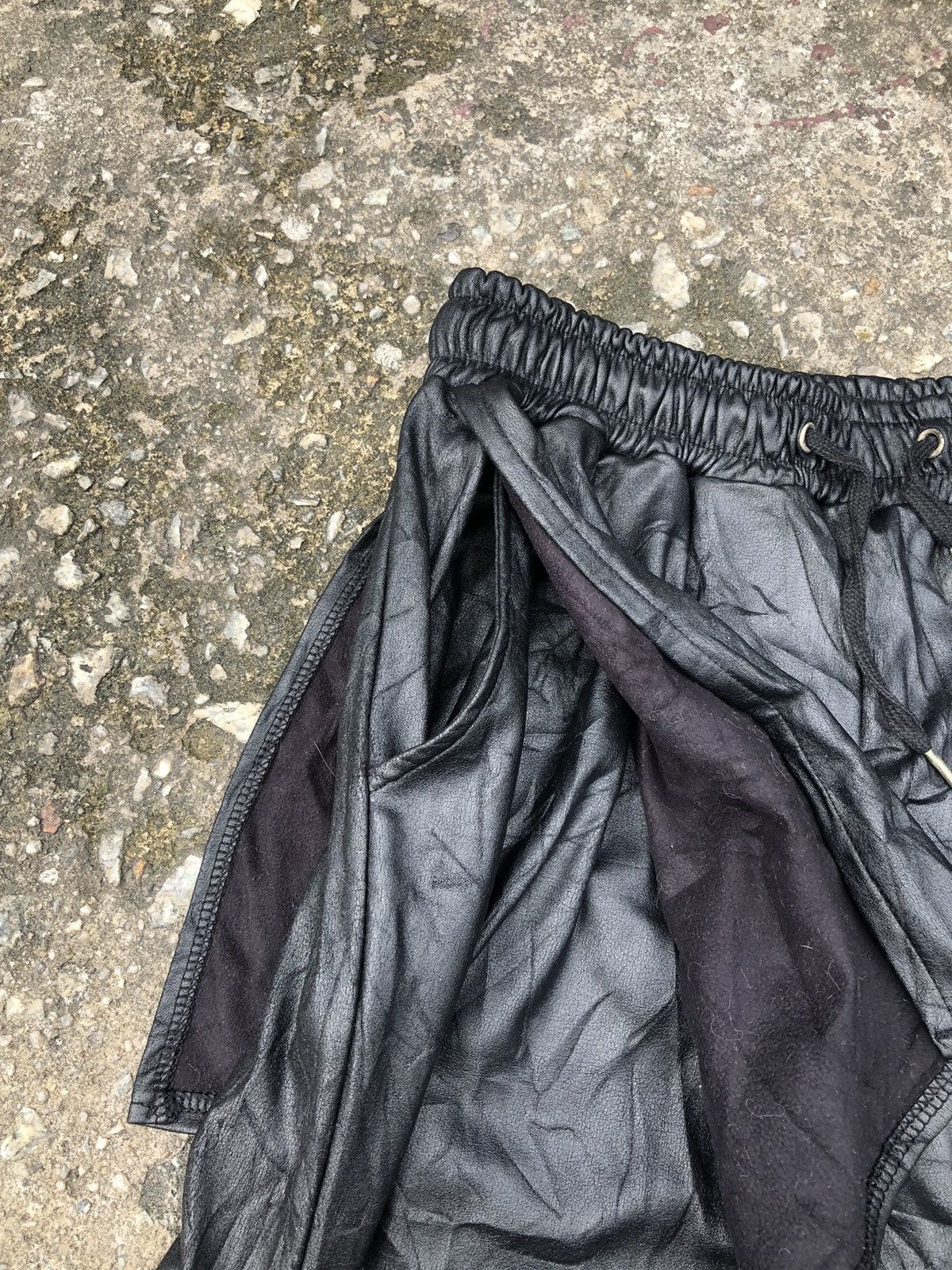If Six Was Nine × Japanese Brand × Le Grande Bleu (L.G.B.) Vintage Legenda Short + Skirt Style Leather Pant Size US 30 / EU 46 - 12 Thumbnail