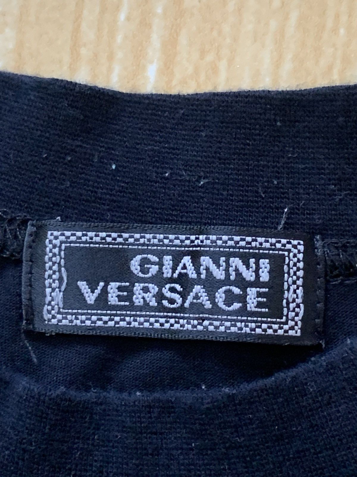 Versace Rare.. Versace Medusa Embroidered T Shirt Size US XL / EU 56 / 4 - 16 Thumbnail