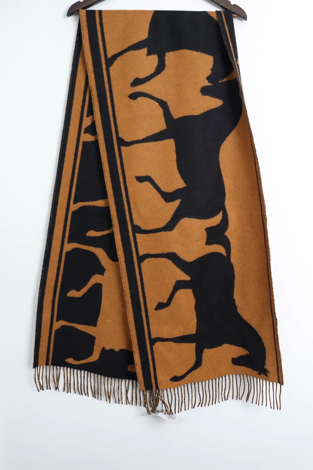 Hermes Hermès Galloping Horse Cashmere Scarf 195x40 Size ONE SIZE - 2 Thumbnail