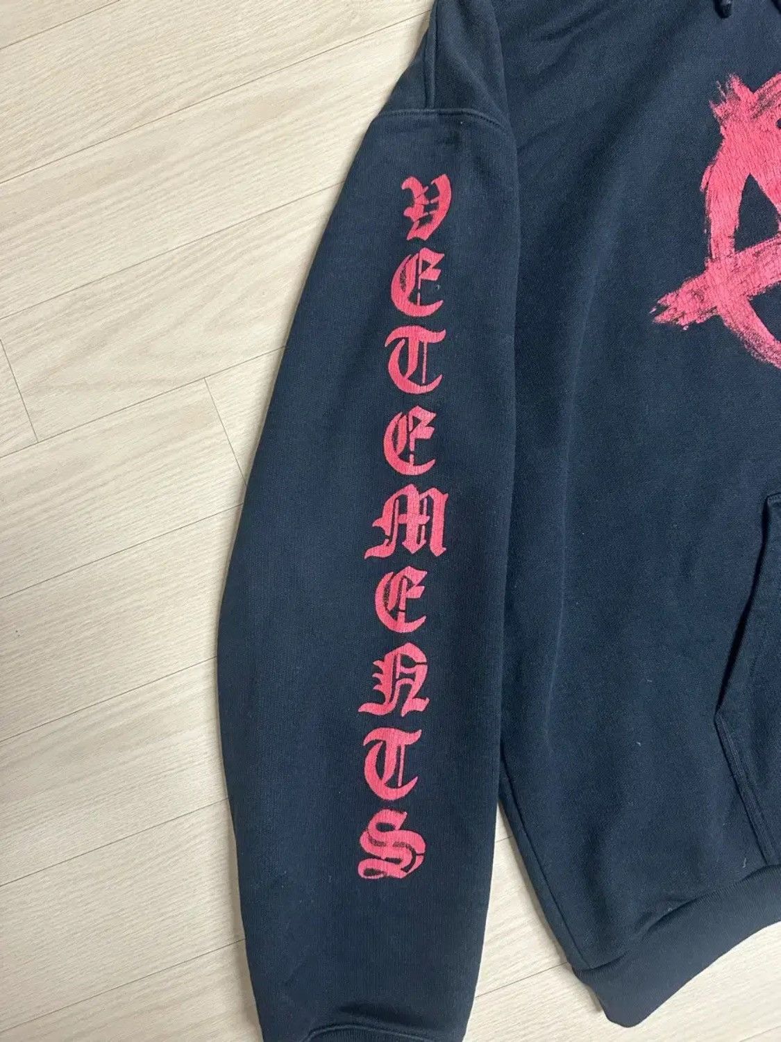 Vetements Vetements Anarchy Hoodie Size US M / EU 48-50 / 2 - 3 Thumbnail