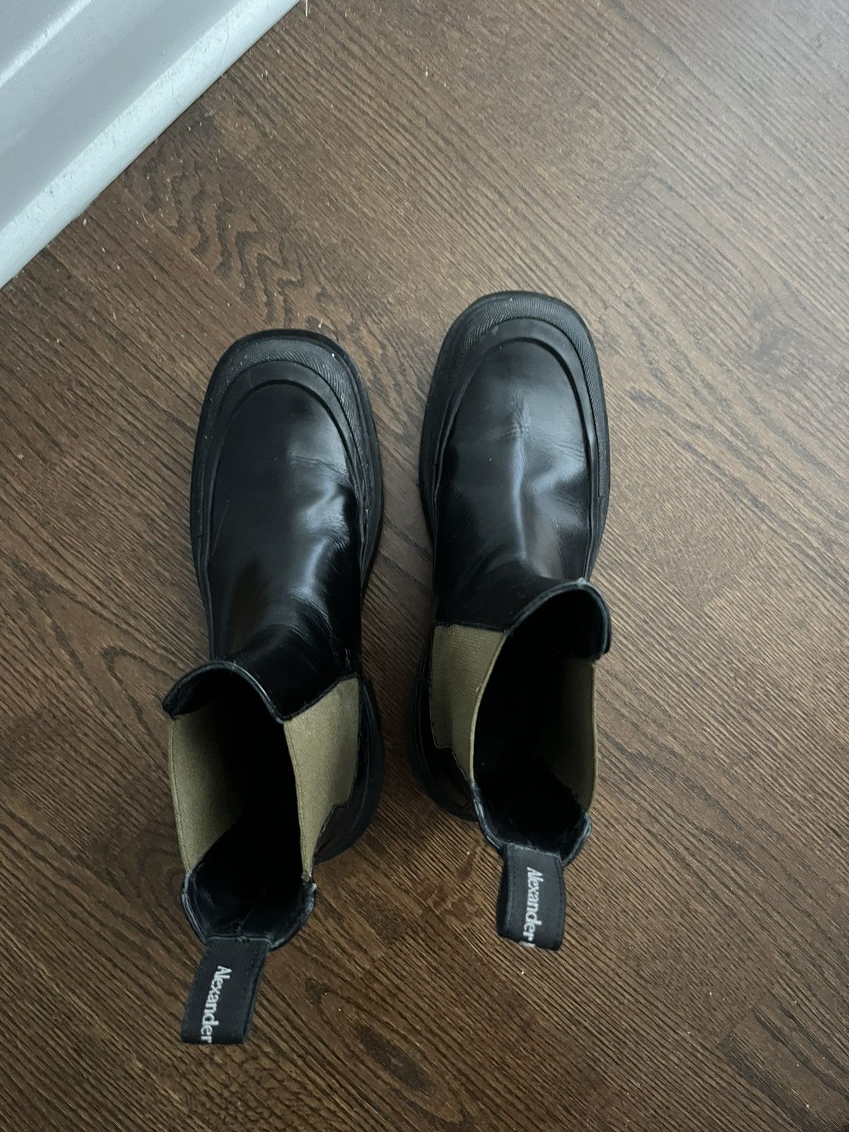 Alexander McQueen GENTLY USED Mcqueen Slip-On Chelsea Boots Size US 9 / EU 42 - 7 Thumbnail
