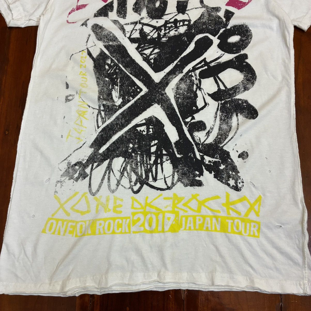 Band Tees One Ok Rock Ambitions Japan tour special Edition Thrashed Size US M / EU 48-50 / 2 - 3 Thumbnail