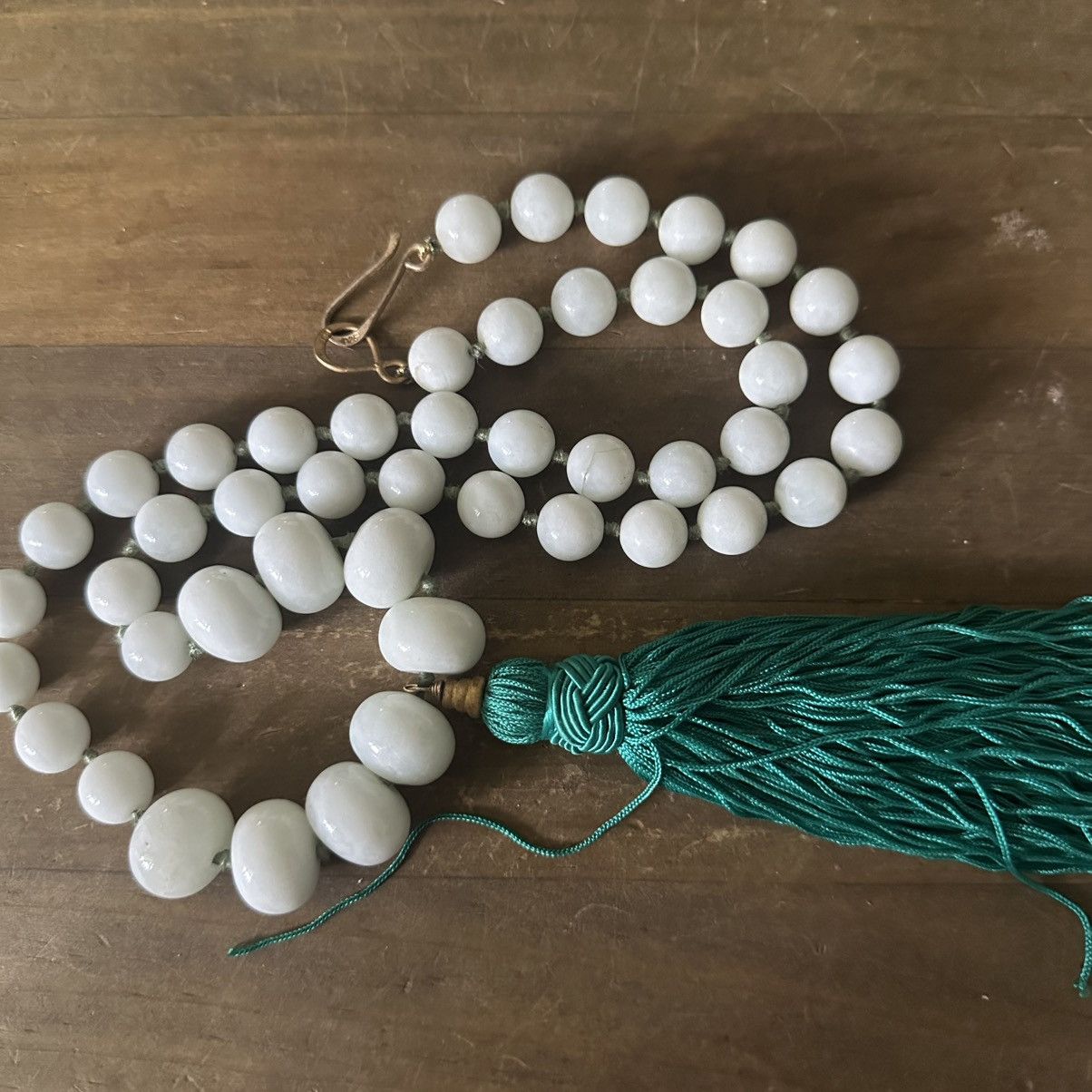 Vintage Vintage chunky white Nephrite Jade bead tassel necklace Size ONE SIZE - 2 Thumbnail