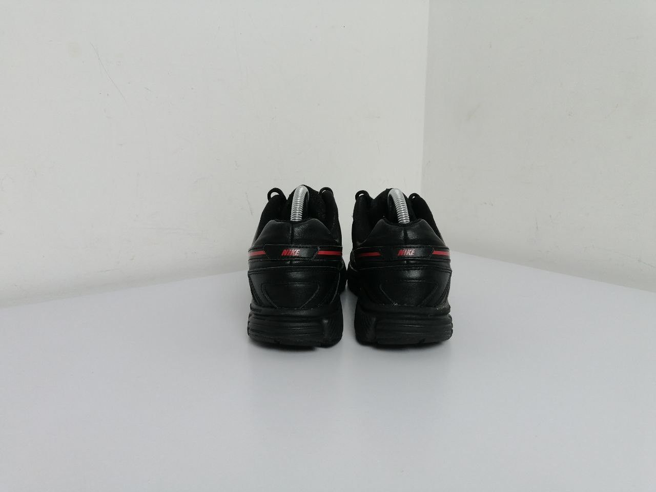 Nike Nike Dart 9 Leather Size US 9 / EU 42 - 8 Thumbnail