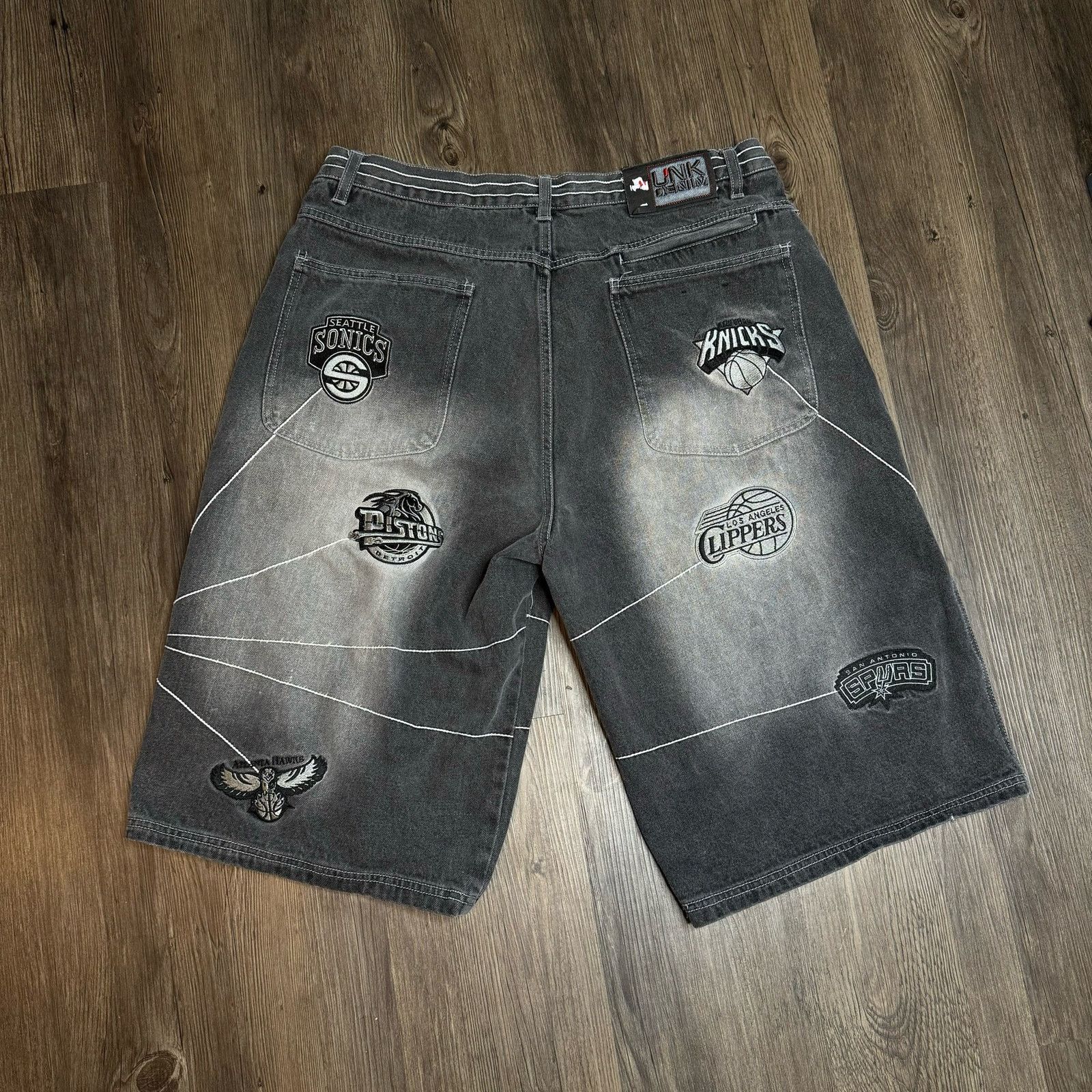 NBA NBA PATCH JORTS ( SZ 36 ) Size US 36 / EU 52 - 1 Thumbnail