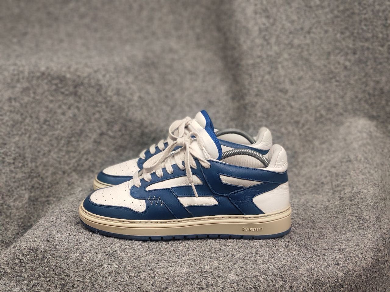 Represent Clo. Represent Reptor Low top White Blue Logo Leather Sneakers Size US 8 / EU 41 - 10 Thumbnail
