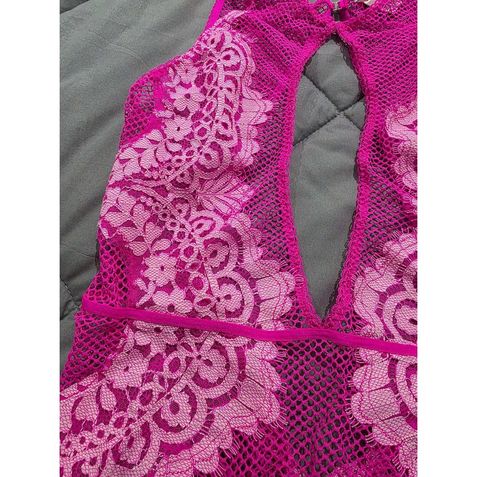 Victoria's Secret Victoria's Secret Very Sexy Pink Fishnet Bodysuit Size M Coq Size ONE SIZE - 2 Thumbnail