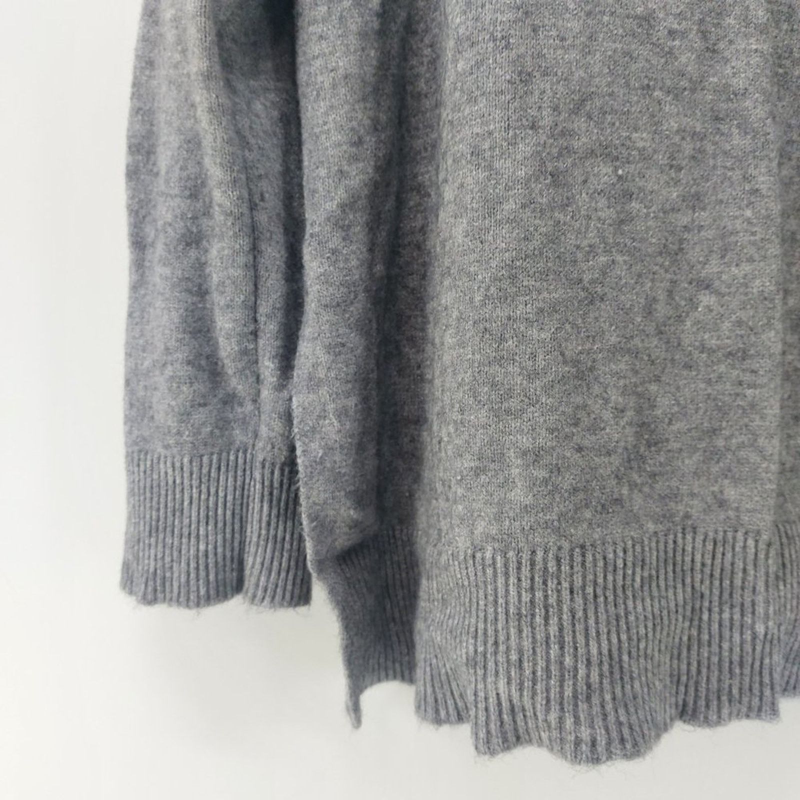 Other Tahari Women's Small Gray Pullover Sweater Crew Round Neck Size S / US 4 / IT 40 - 9 Thumbnail