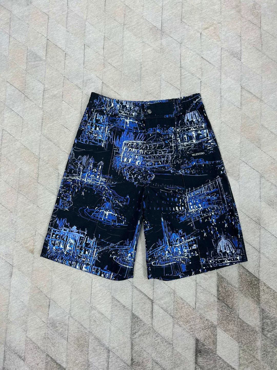 Valentino Valentino Spring Summer Cargo Shorts Size US 30 / EU 46 - 1 Thumbnail