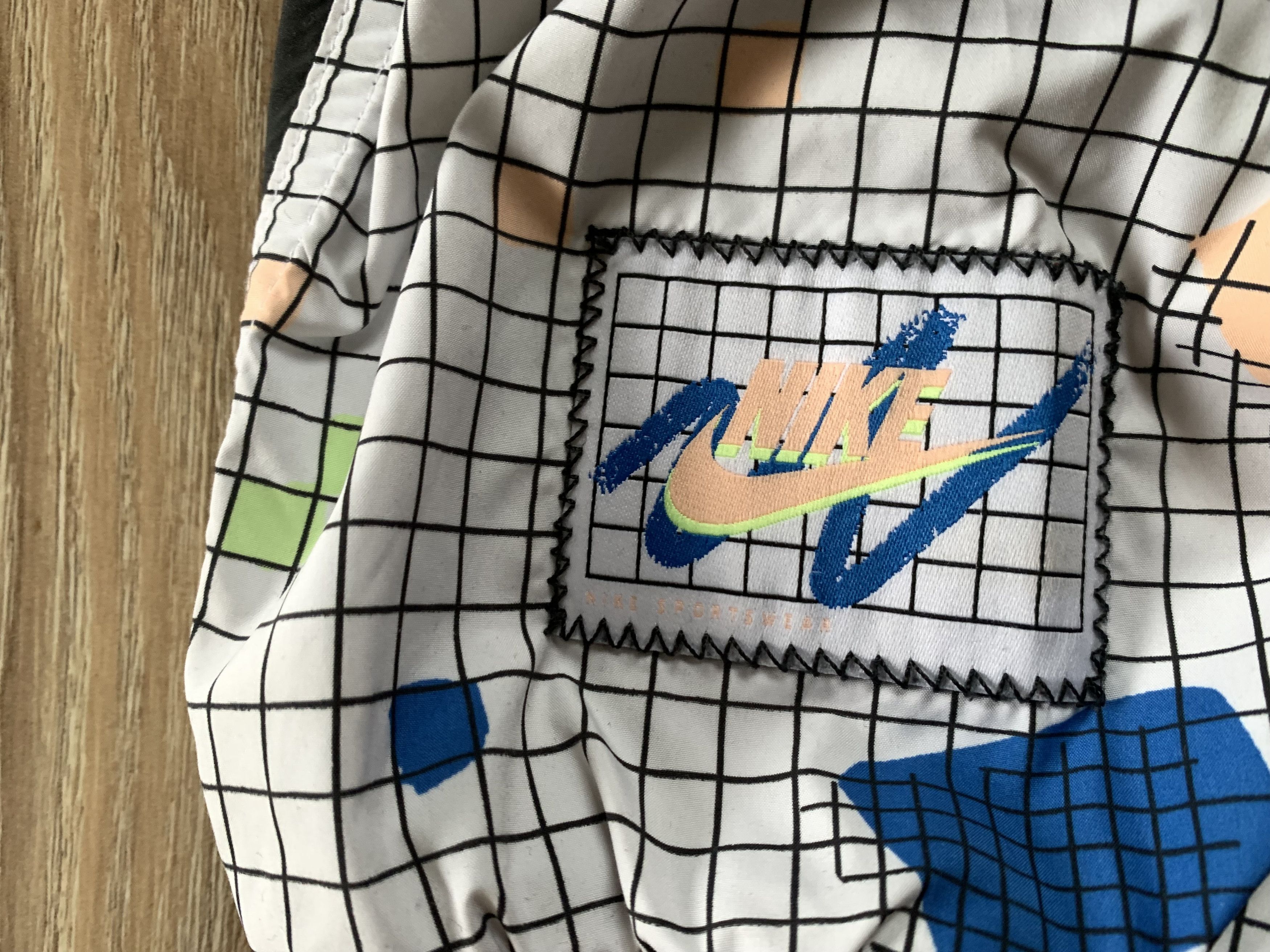 Nike Rare Nike Windbreaker Tetris Printed Hood Jacket 2018 Size US S / EU 44-46 / 1 - 6 Thumbnail