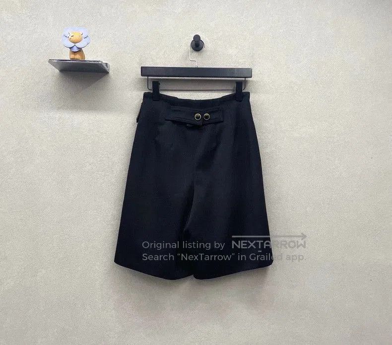 Louis Vuitton LV Solid Pleated Wool Shorts. Size US 34 / EU 50 - 3 Thumbnail