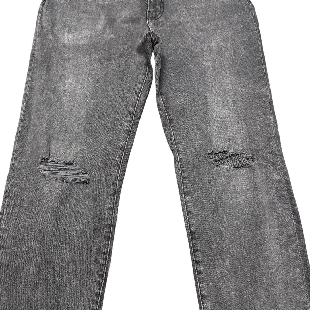 GU × Undercover Gu x Undercover Kosmic Noise Distressed Jeans Size US 31 - 11 Thumbnail