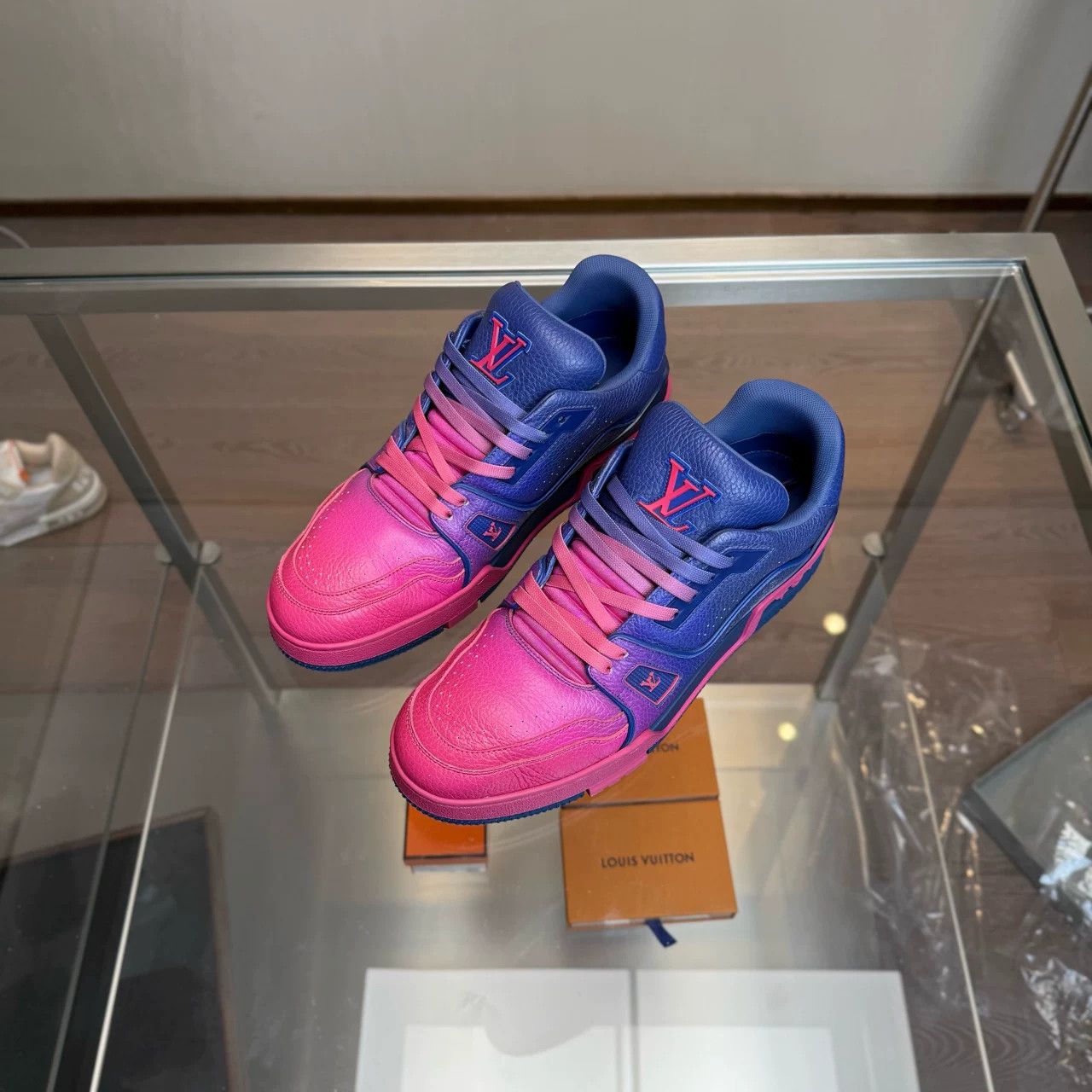 Louis Vuitton Louis Vuitton Trainer Sneakers Size US 8 / EU 41 - 1 Thumbnail