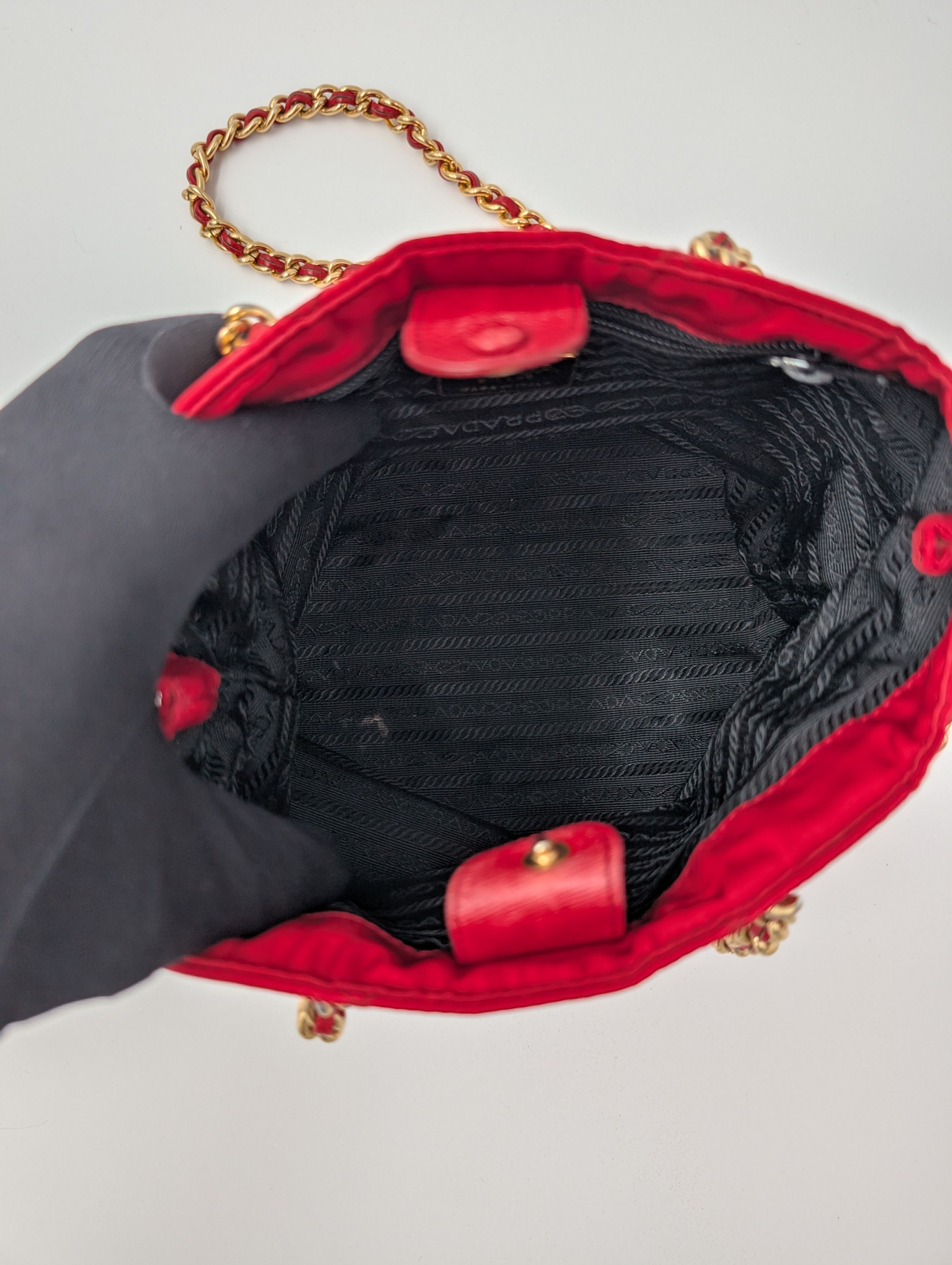 Prada Red Quilted Nylon Chain Shoulder Bag Size ONE SIZE - 9 Thumbnail